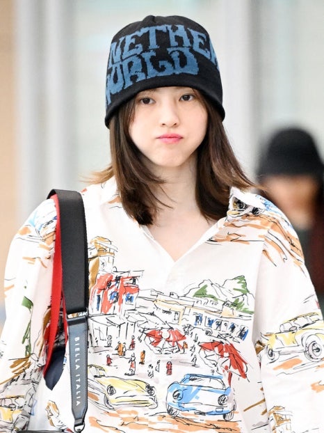 Netherworld Logo Beanie Black 착용 스타일 - 1