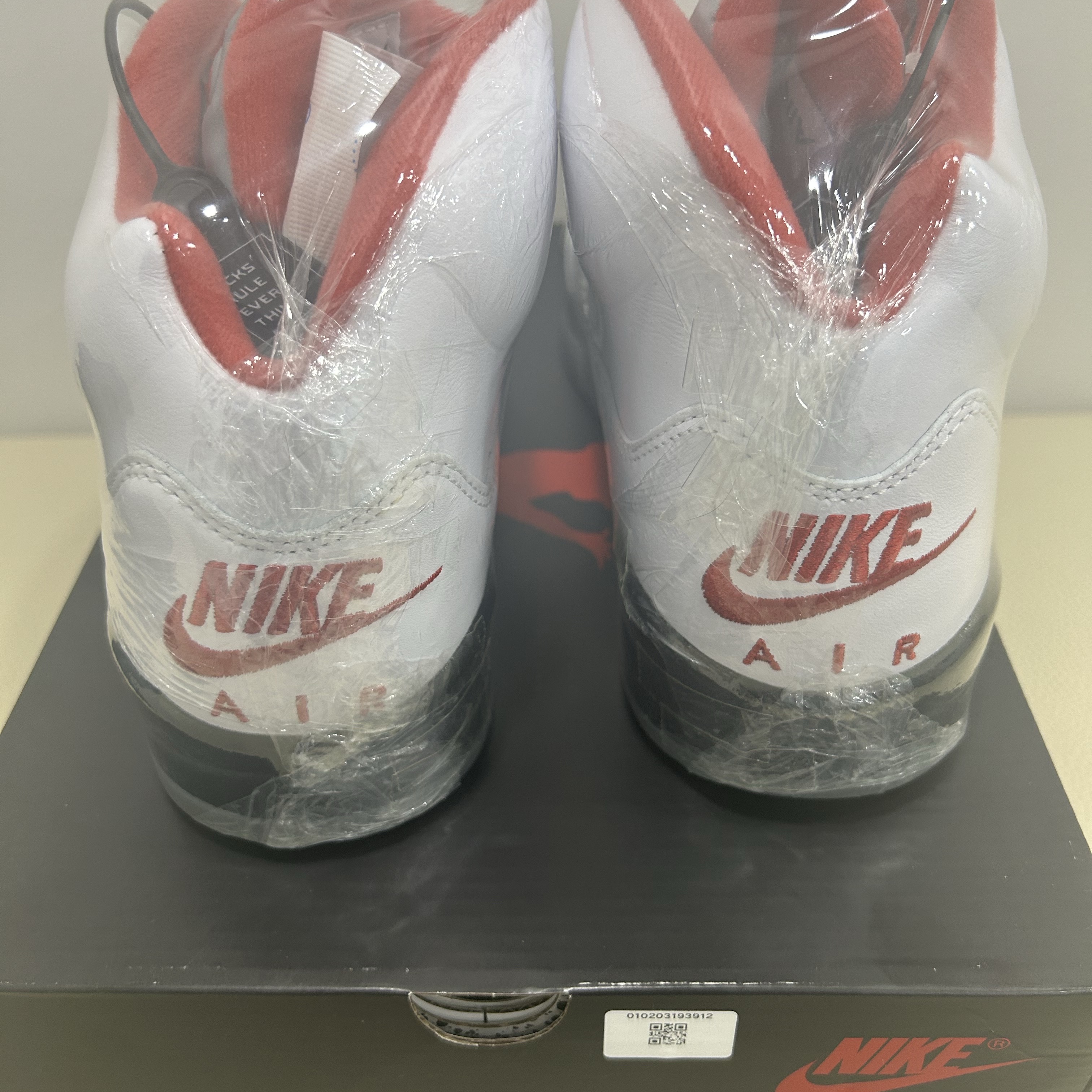 Jordan 5 Retro Fire Red Silver Tongue 2020 착용 스타일