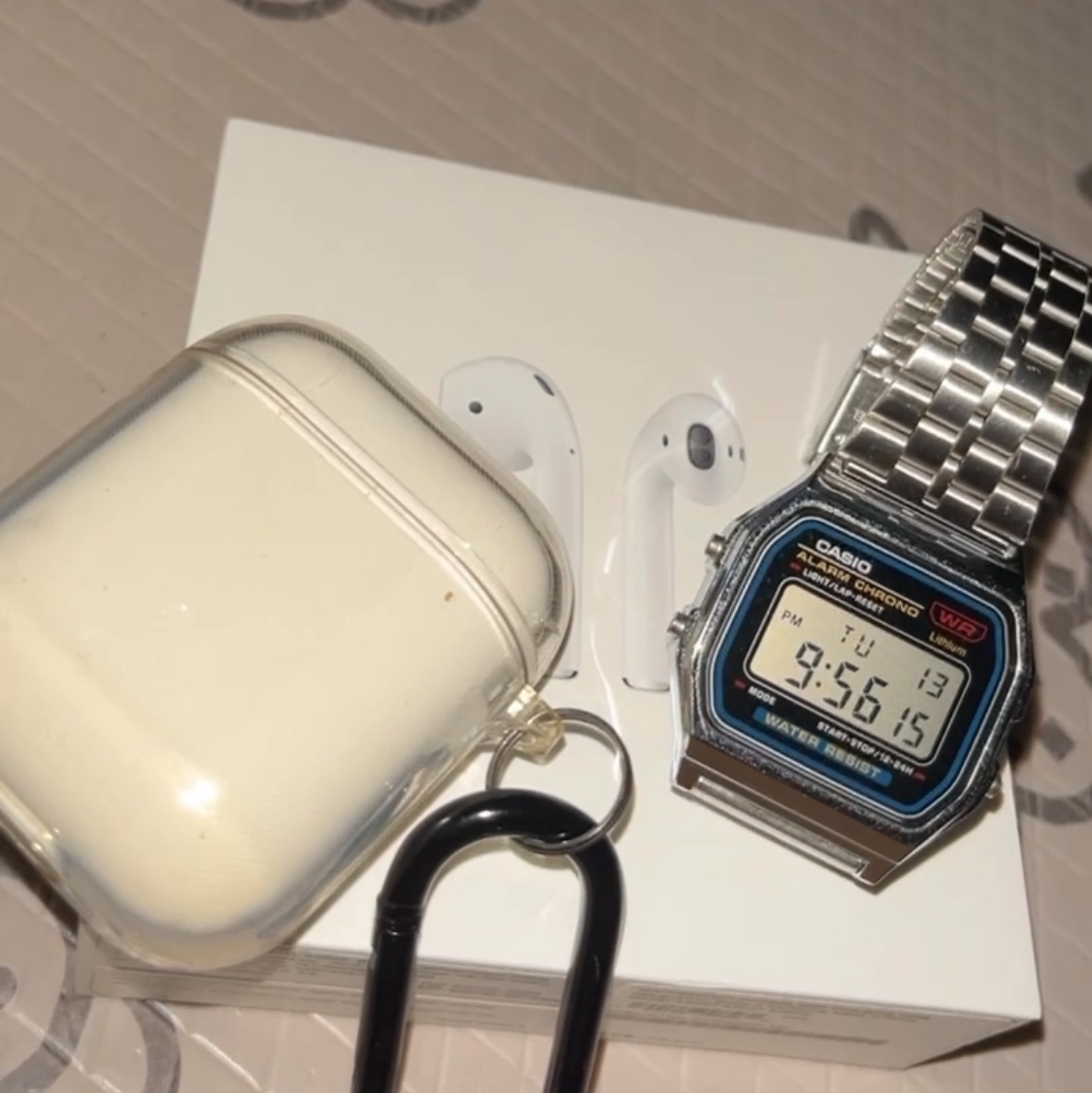 Apple AirPods 2nd Gen (Korean Ver.), Casio A-158WA-1 착용 스타일