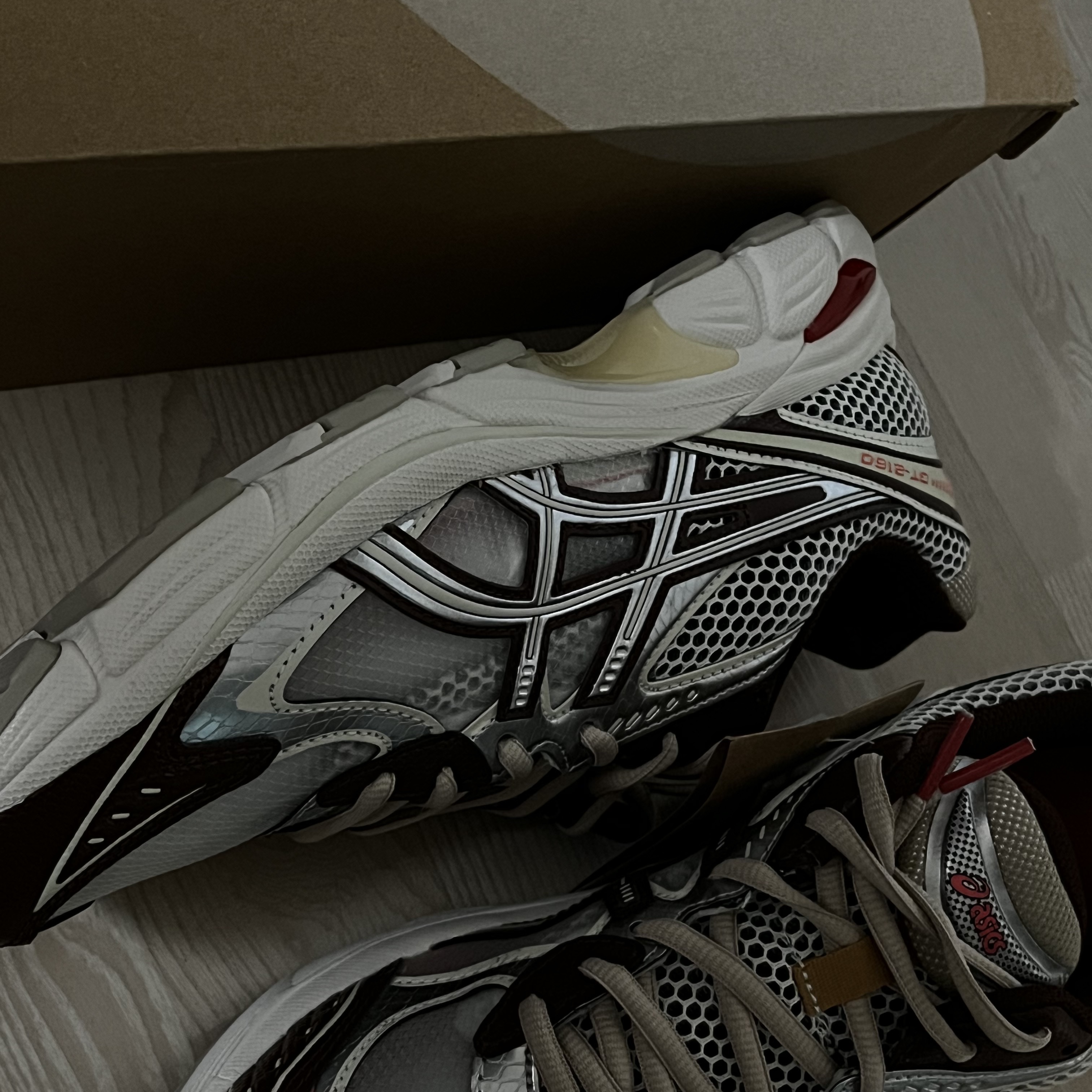 Asics x Above The Clouds GT-2160 Cream Chocolate Brown 착용 스타일 - 2
