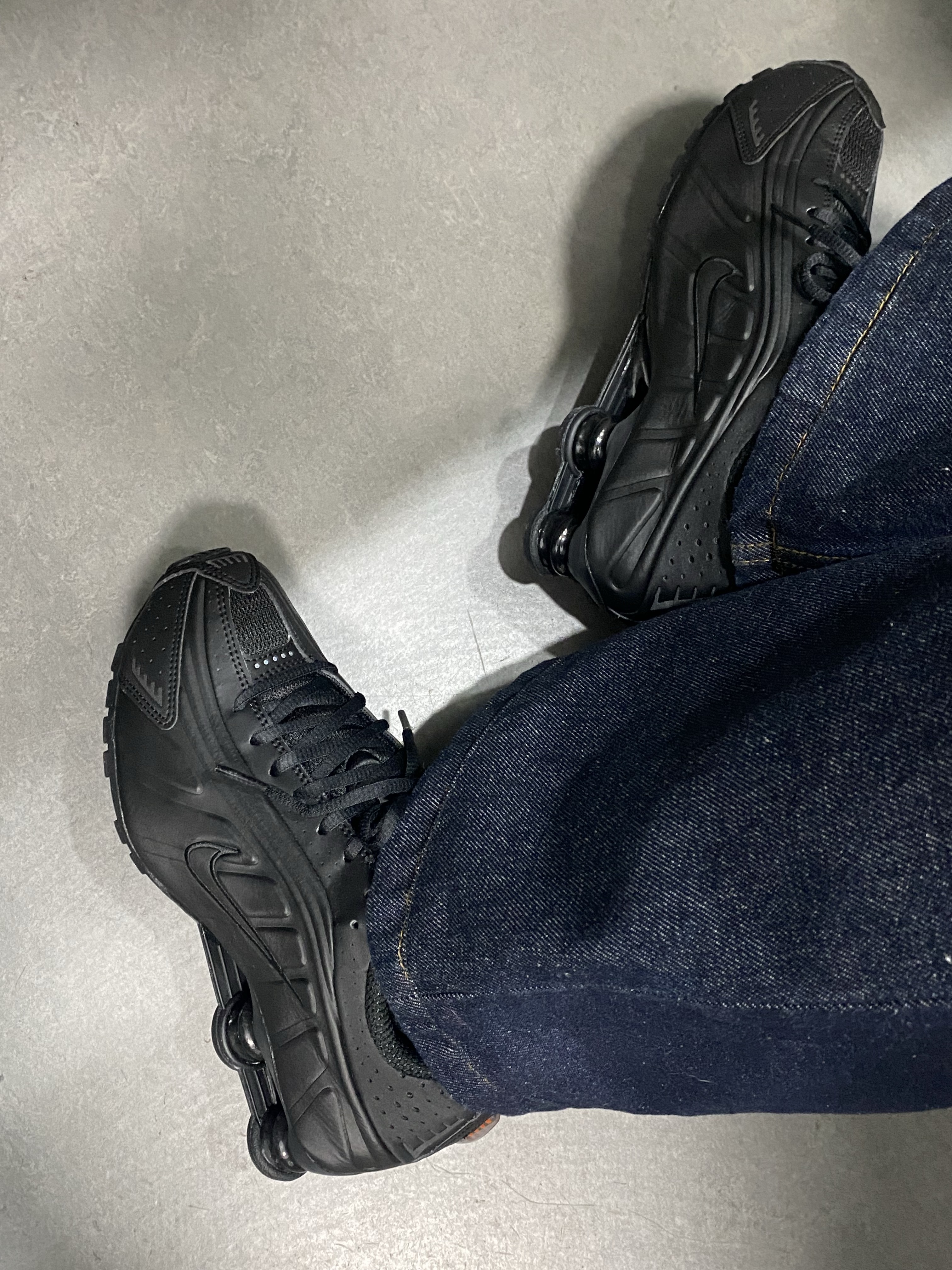 (W) Nike Shox R4 Black 착용 스타일