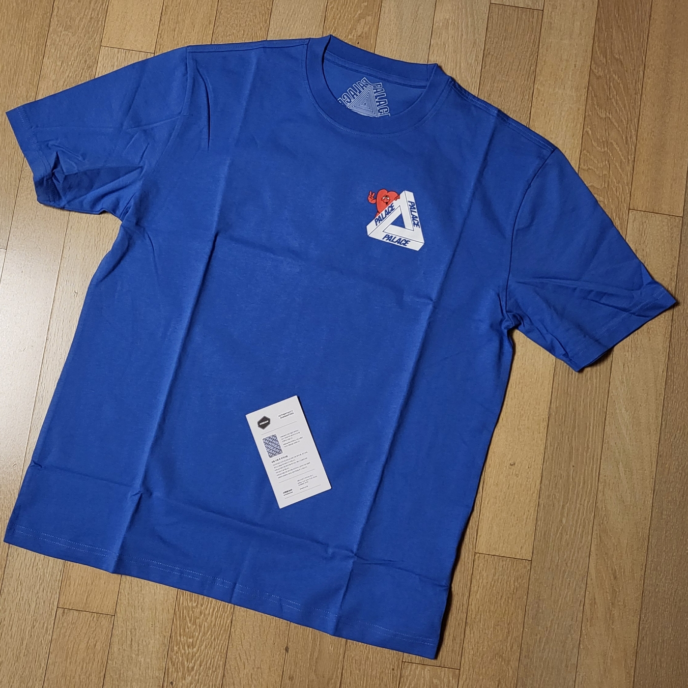 Palace Tri-Hearts T-Shirt Palatial Blue - 24SS, Palace Tri-Hearts T-Shirt Sweet Pea Green - 24SS 착용 스타일 - 2