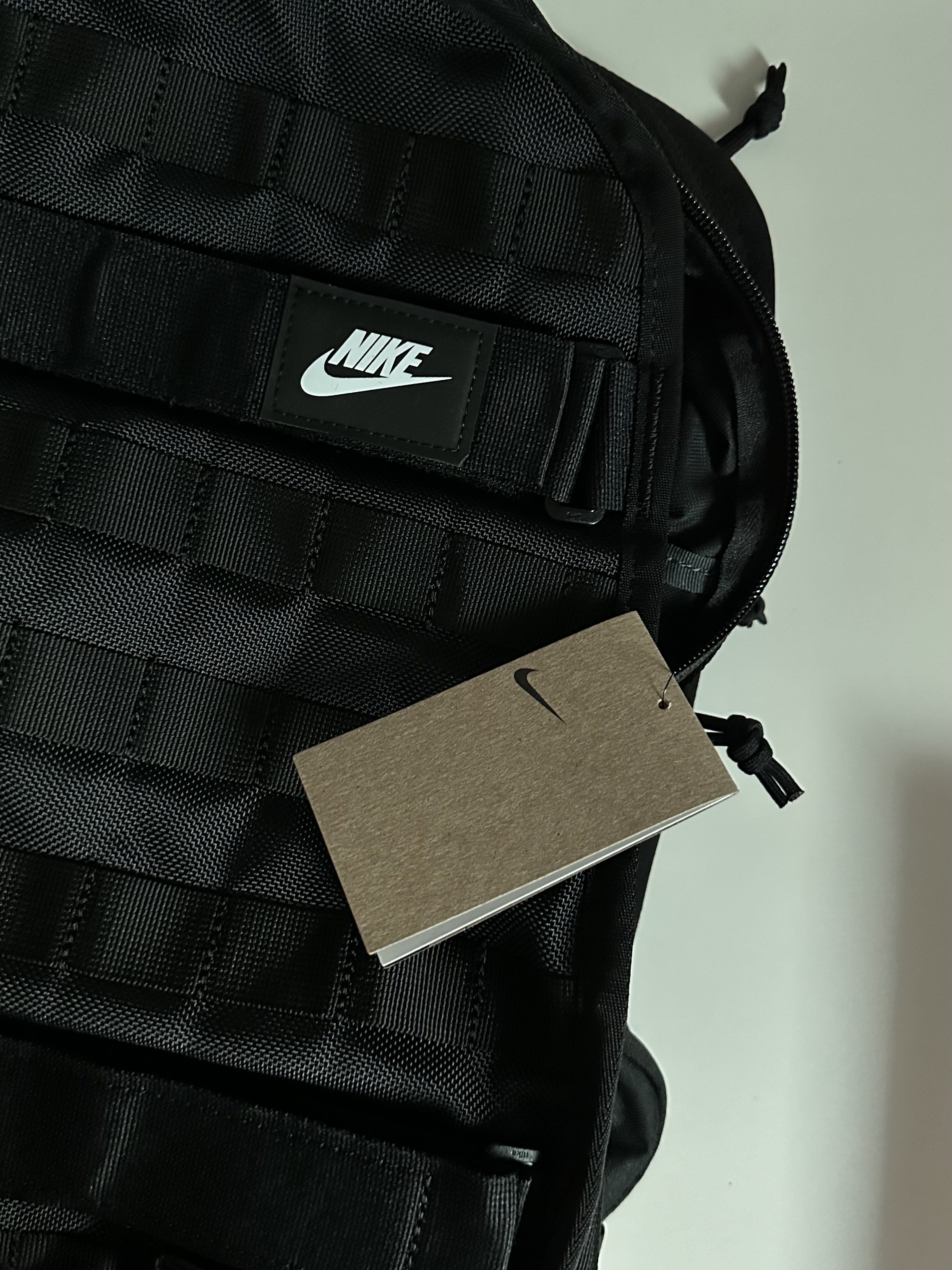 Nike NSW RPM Backpack 26L Black White 착용 스타일