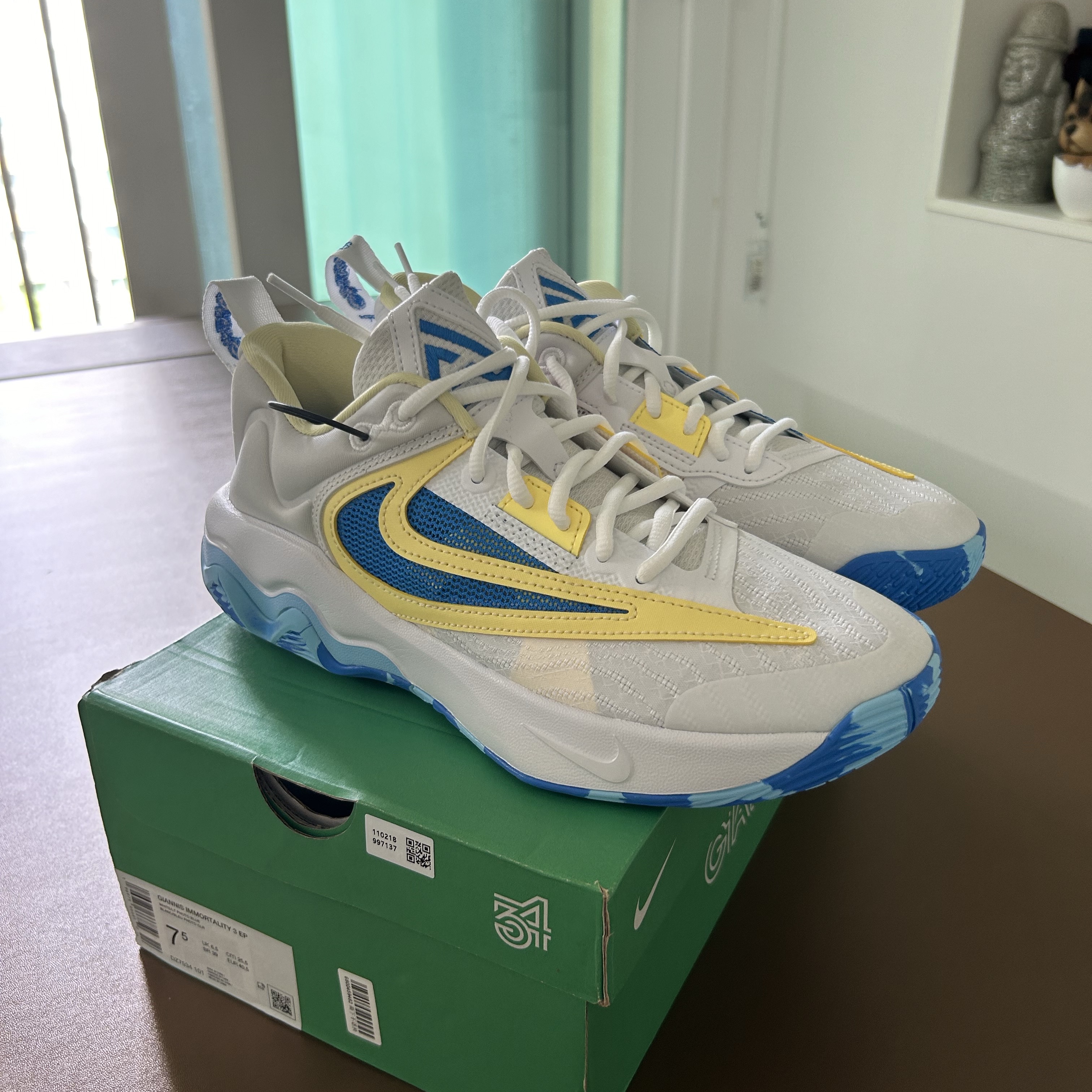 Nike Giannis Immortality 3 EP White Light Photo Blue 착용 스타일