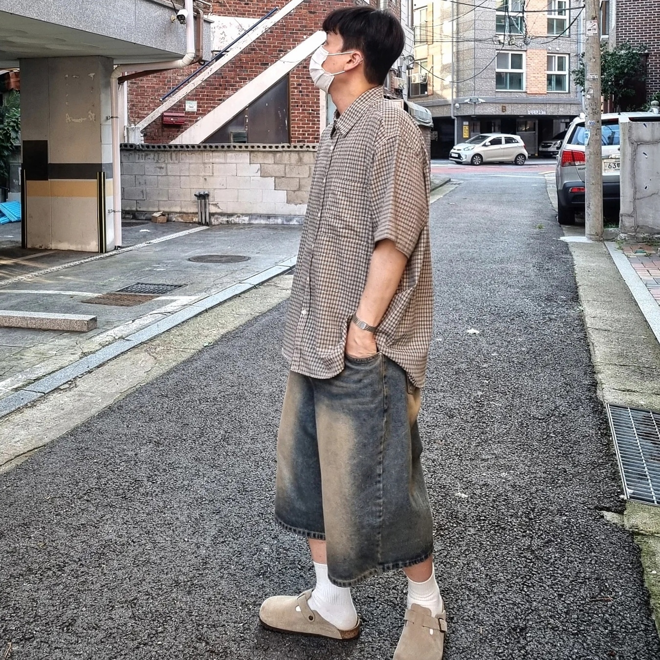 Birkenstock Boston Soft Footbed Taupe - Regular 착용 스타일