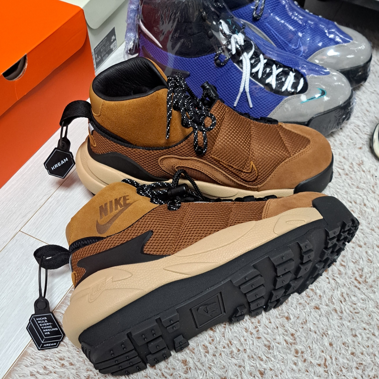 Nike x Sacai Magmascape SP Pecan 착용 스타일 - 3