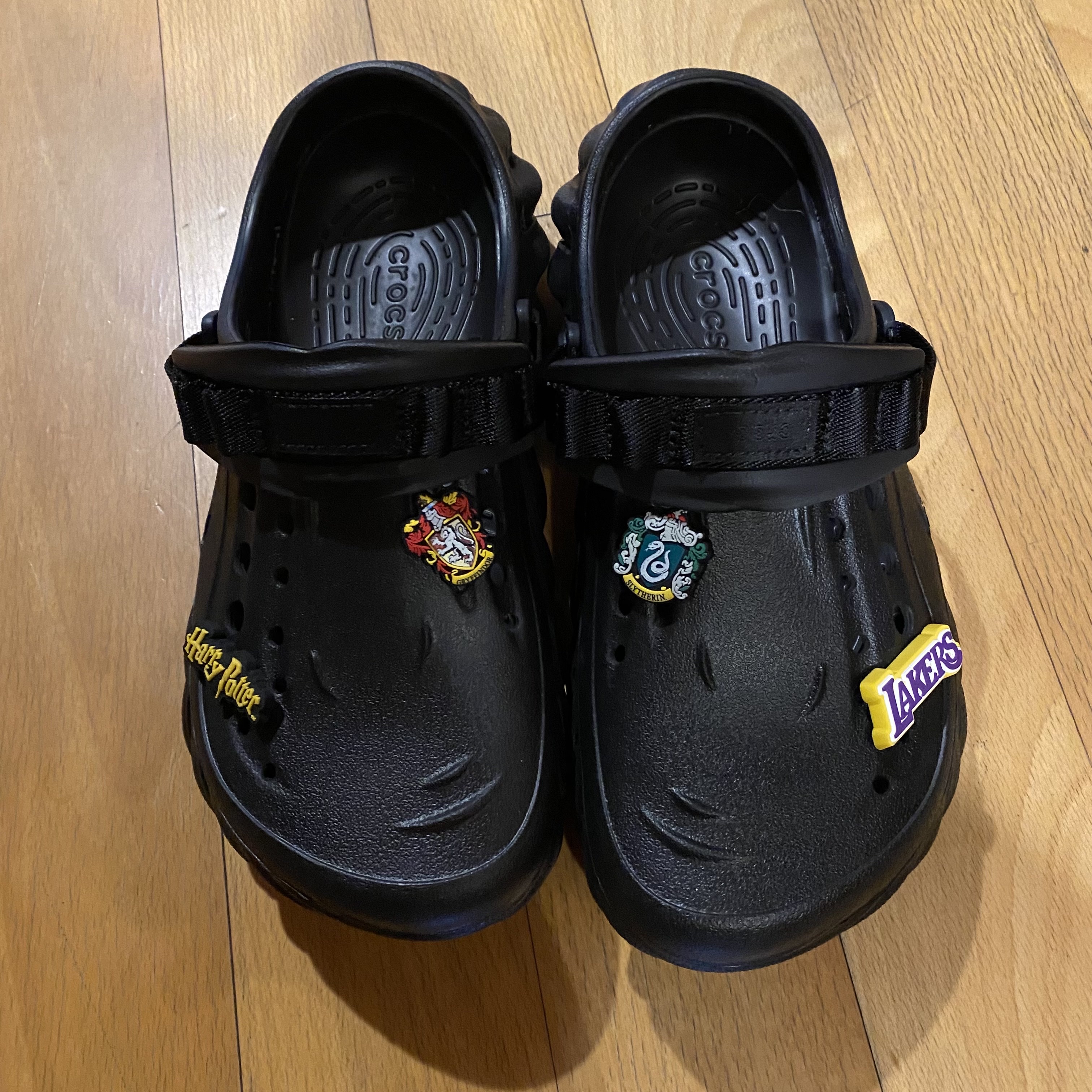 Crocs Echo Clog Black 착용 스타일 - 1