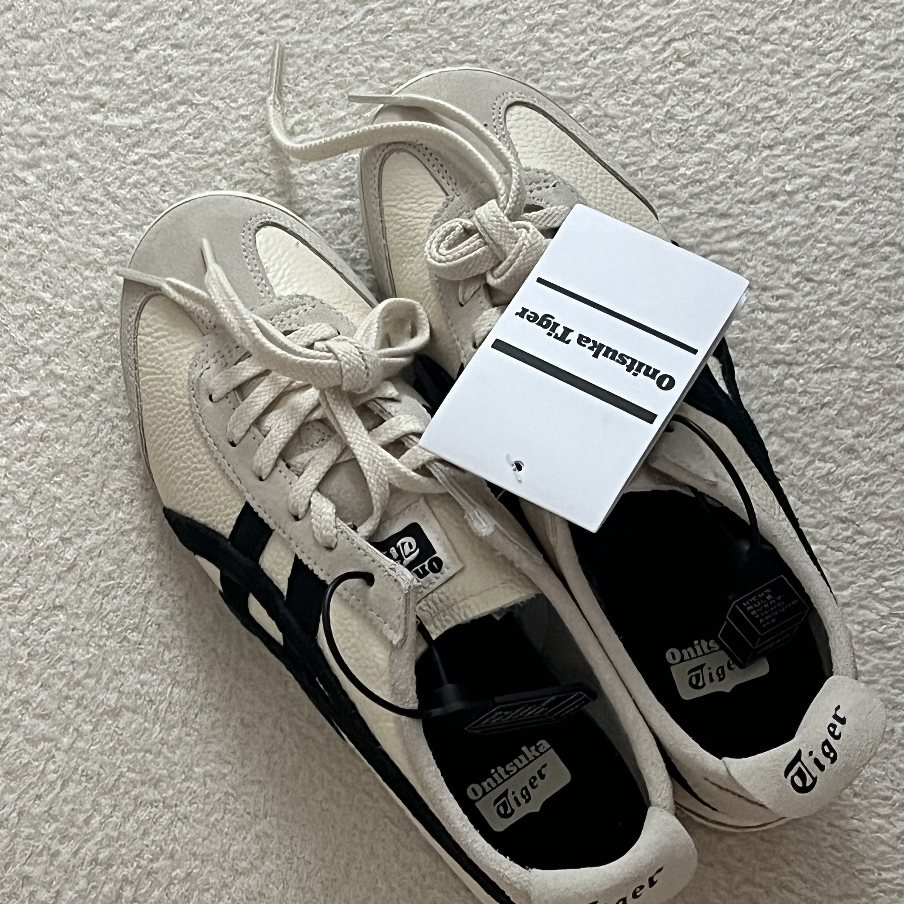 Onitsuka Tiger Mexico 66 Vintage White Black 착용 스타일 - 1