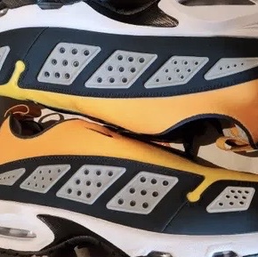 (W) Nike Air Max SNDR Canyon Gold and Deep Ocean 착용 스타일