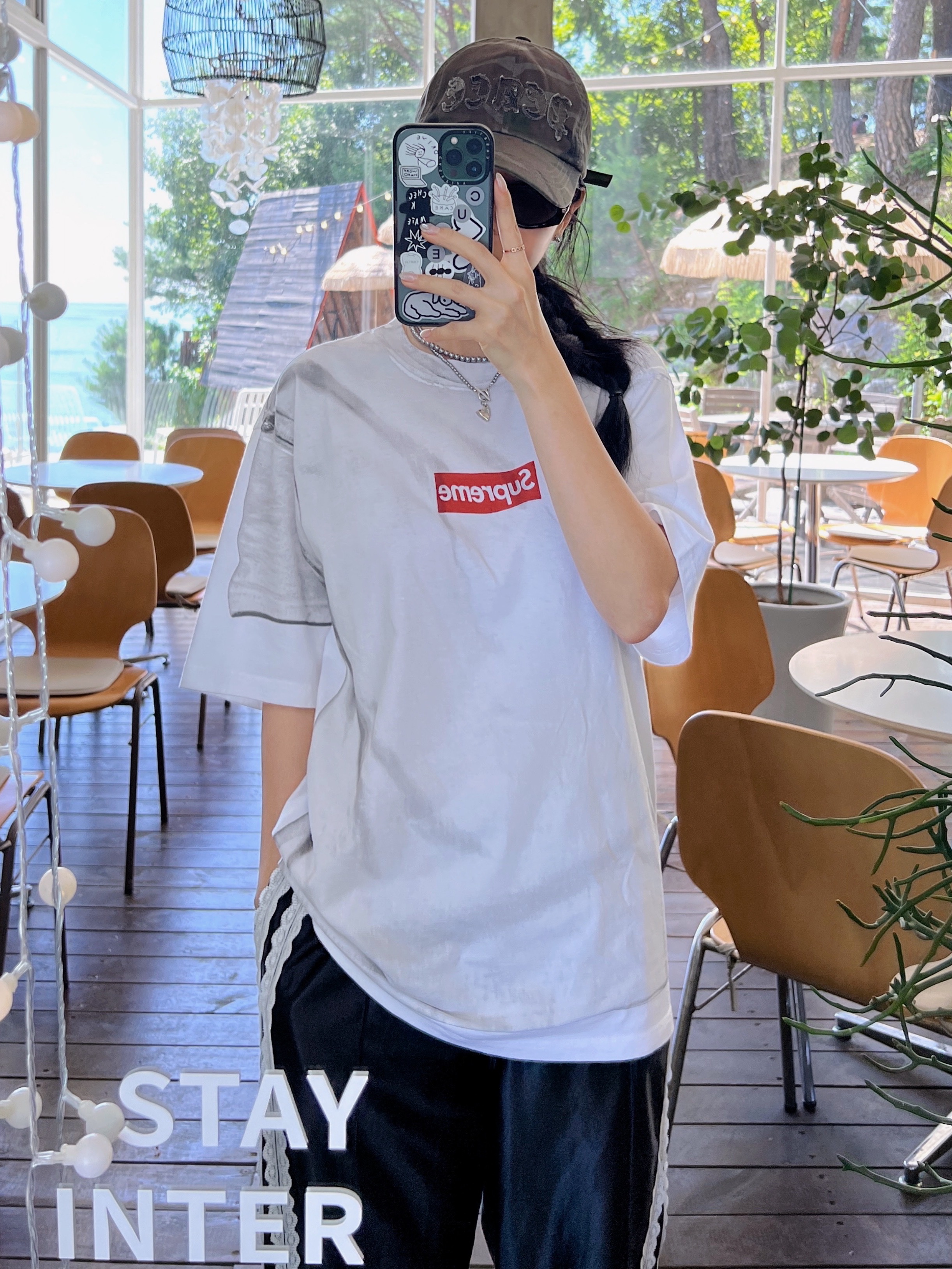 Supreme x MM6 Maison Margiela Box Logo T-Shirt White - 24SS, Oofos OOriginal Black 착용 스타일 - 1