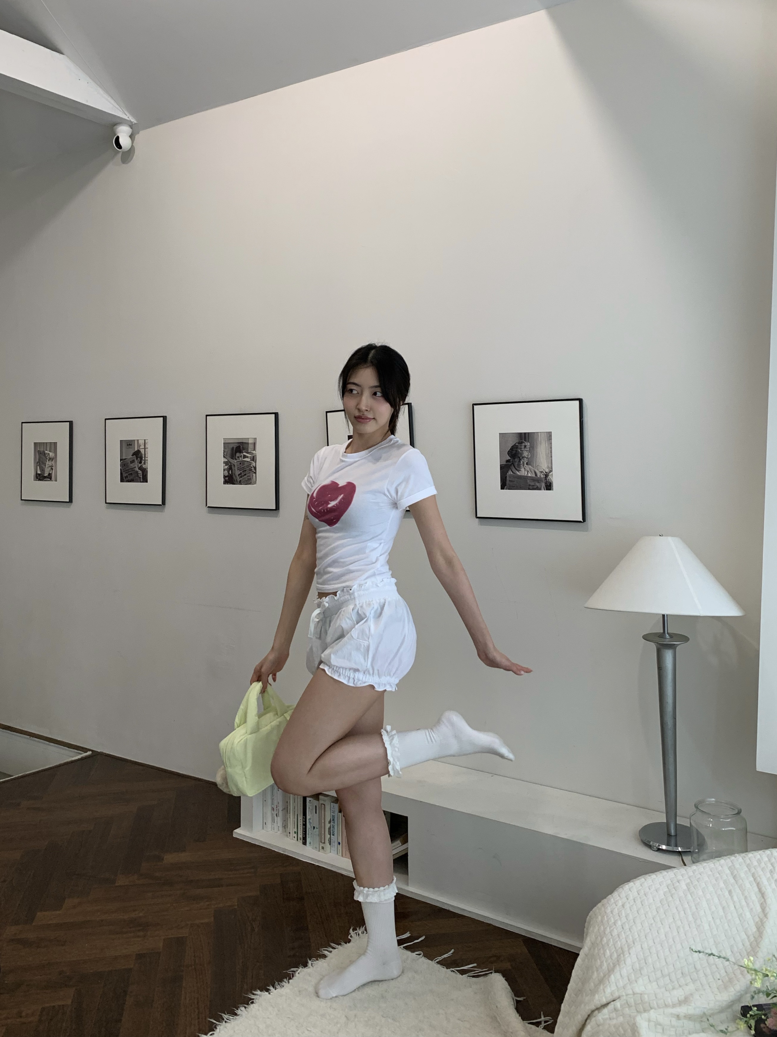LOTS YOU Heart Candy T-shirt ver.2 Pink 착용 스타일 - 2