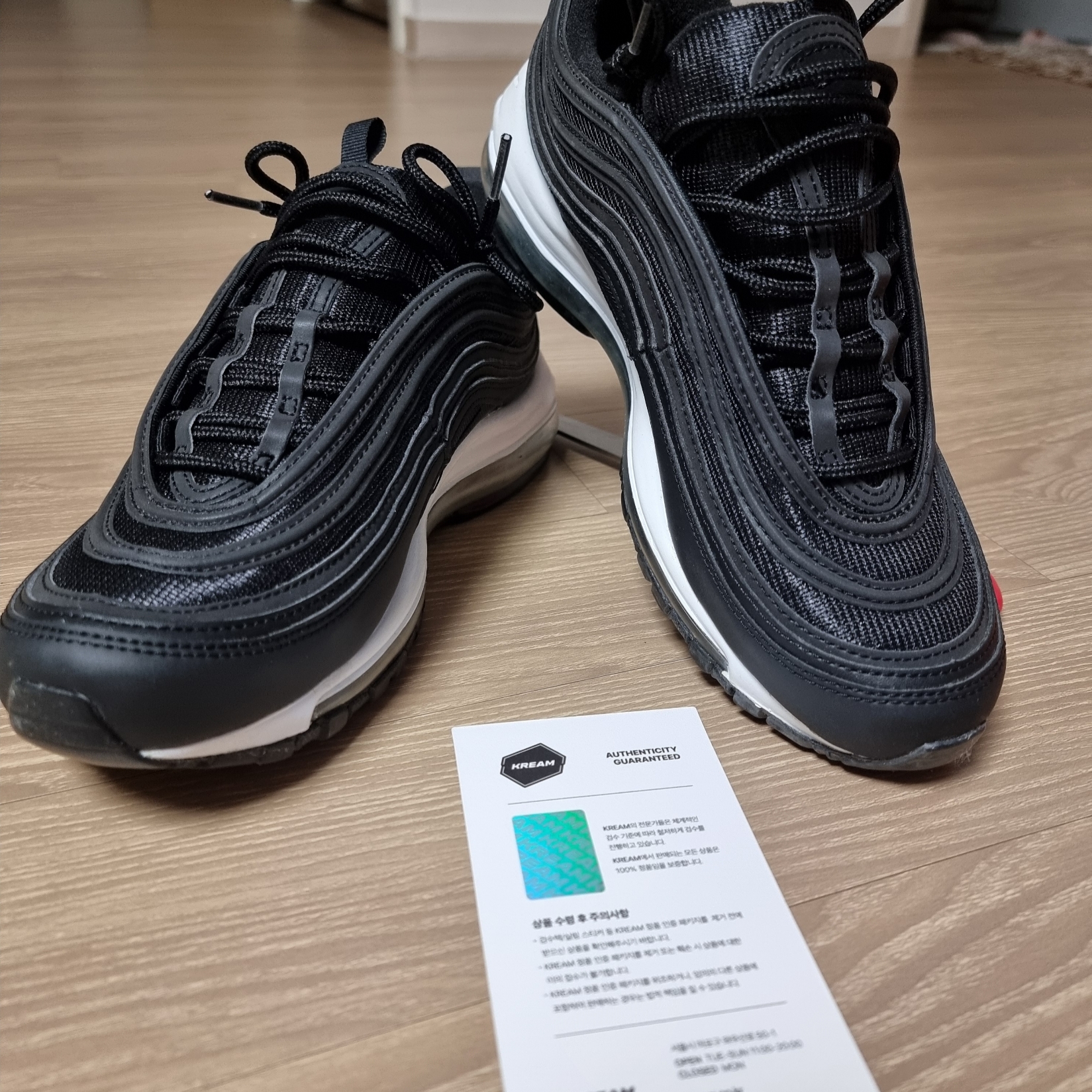 Nike Air Force 1 '07 LV8 Midnight Navy 착용 스타일 - 2
