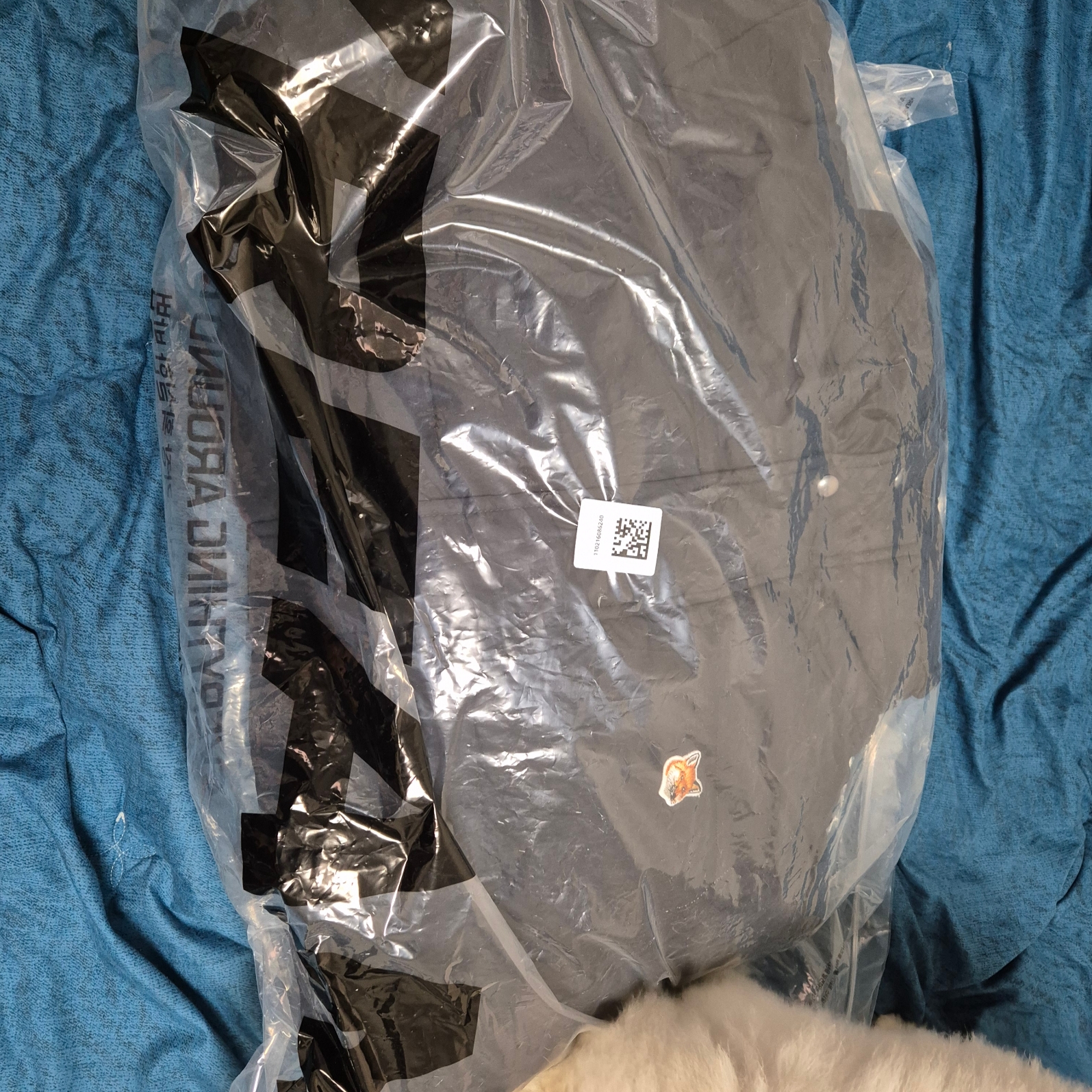 Maison Kitsune Classic Puffer Jacket Black 착용 스타일 - 2