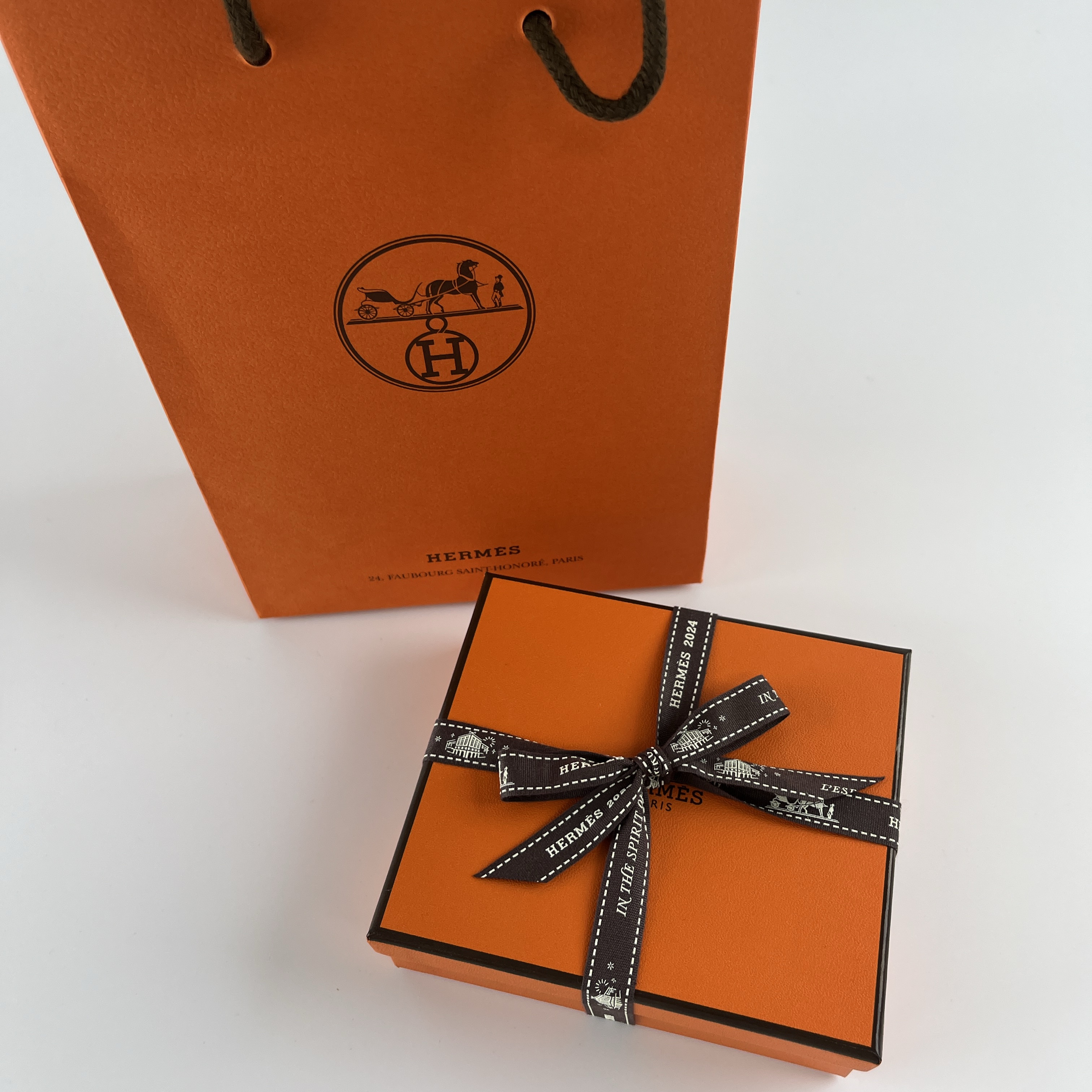 Hermes Iliade Compact Card Holder Chamkila Goatskin & Palladium Bambou Bambou 착용 스타일 - 5