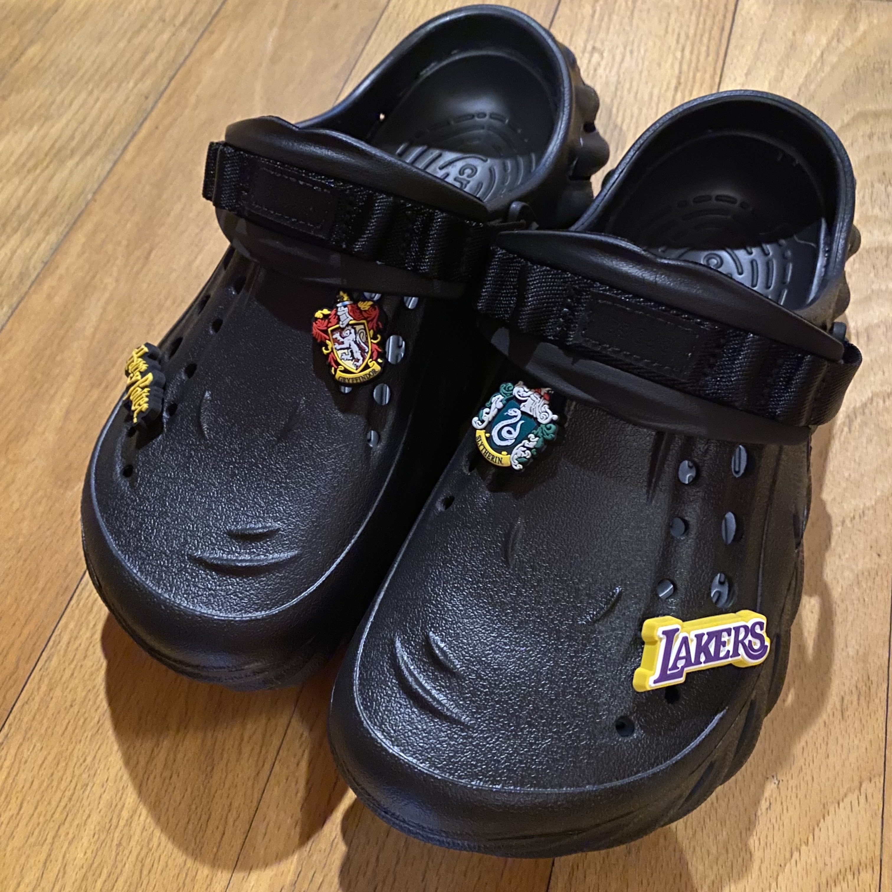 Crocs Echo Clog Black 착용 스타일 - 2