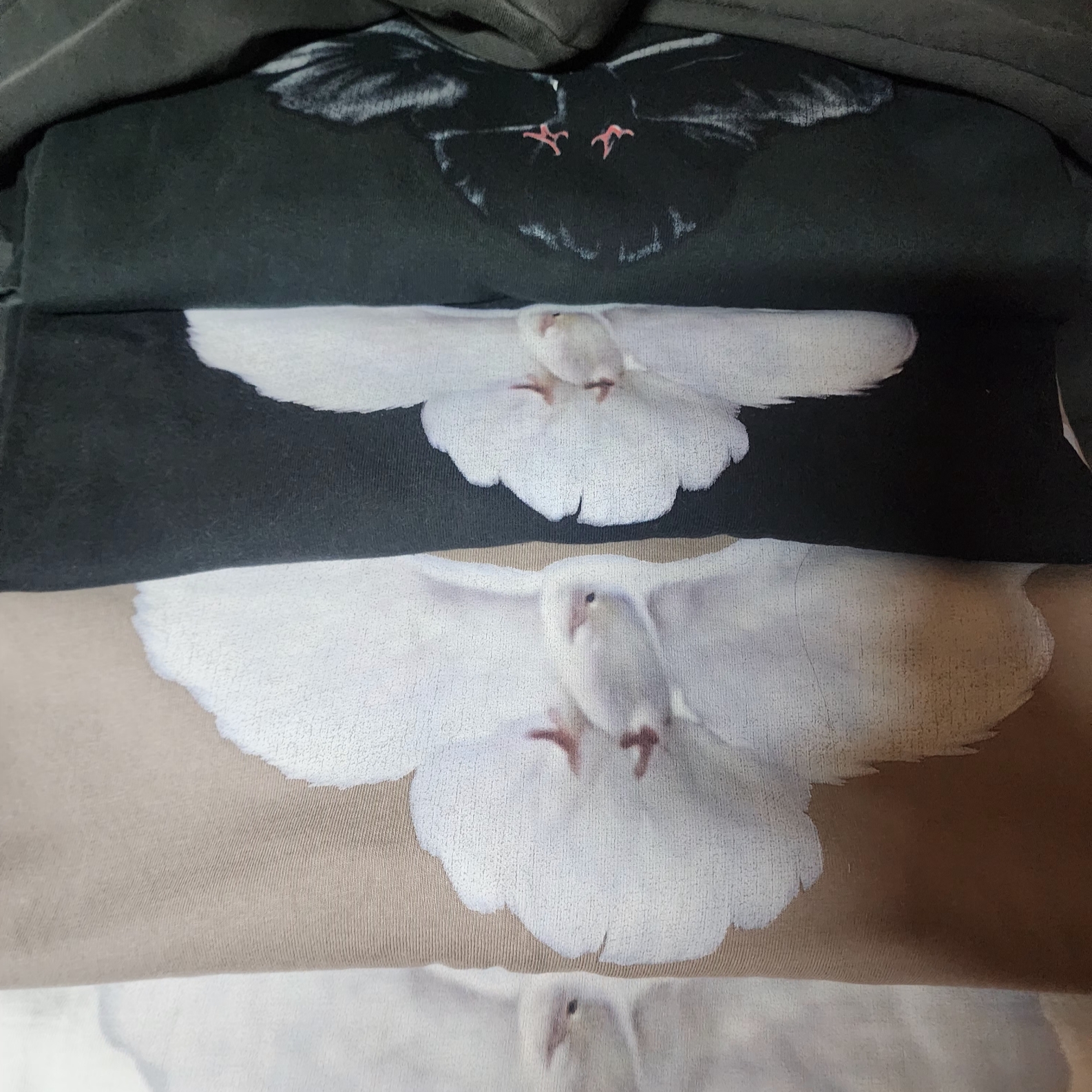 Yeezy Gap Engineered By Balenciaga Dove Hoodie Washed Black, Yeezy Gap Engineered By Balenciaga Dove Hoodie Black 착용 스타일 - 6