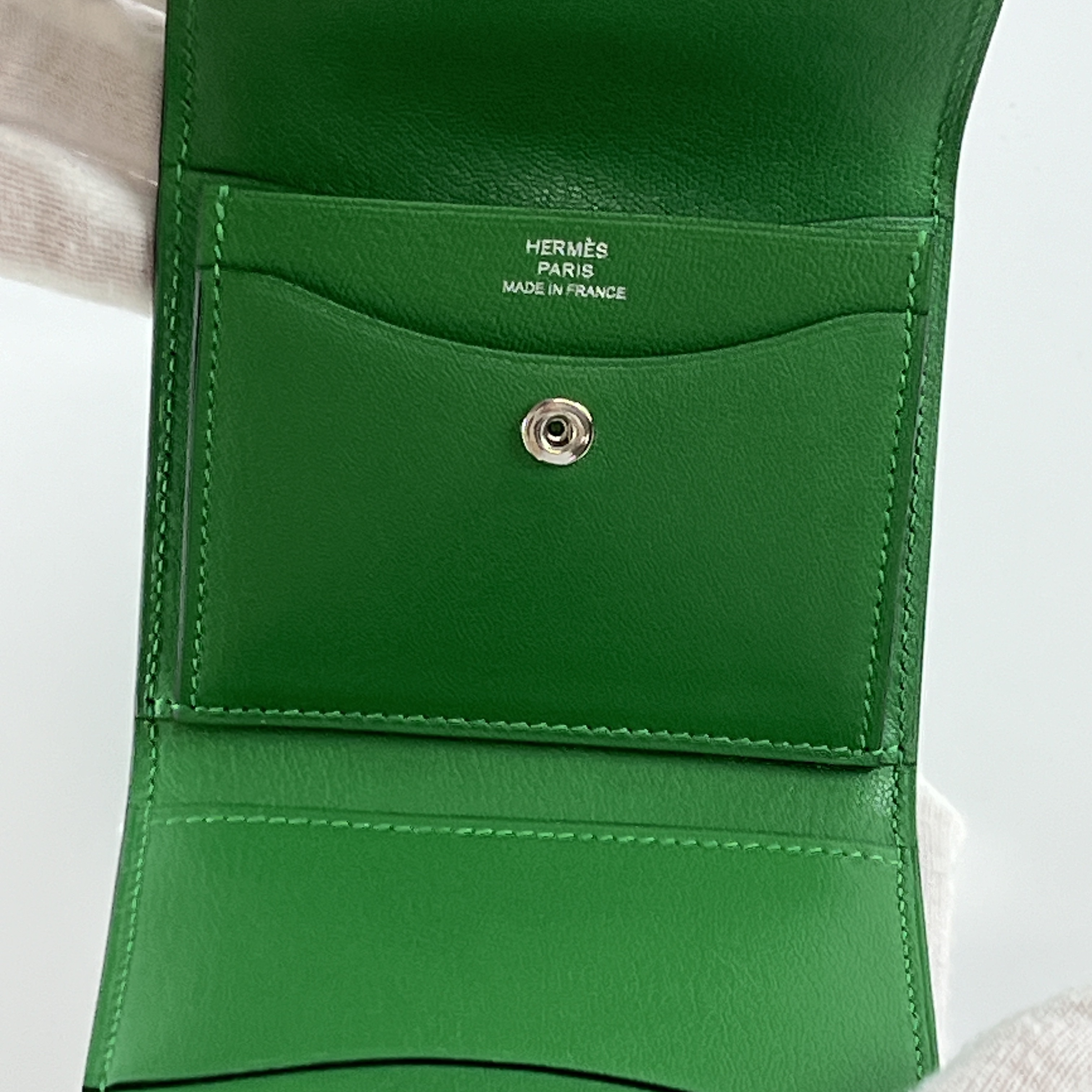 Hermes Iliade Compact Card Holder Chamkila Goatskin & Palladium Bambou Bambou 착용 스타일 - 7