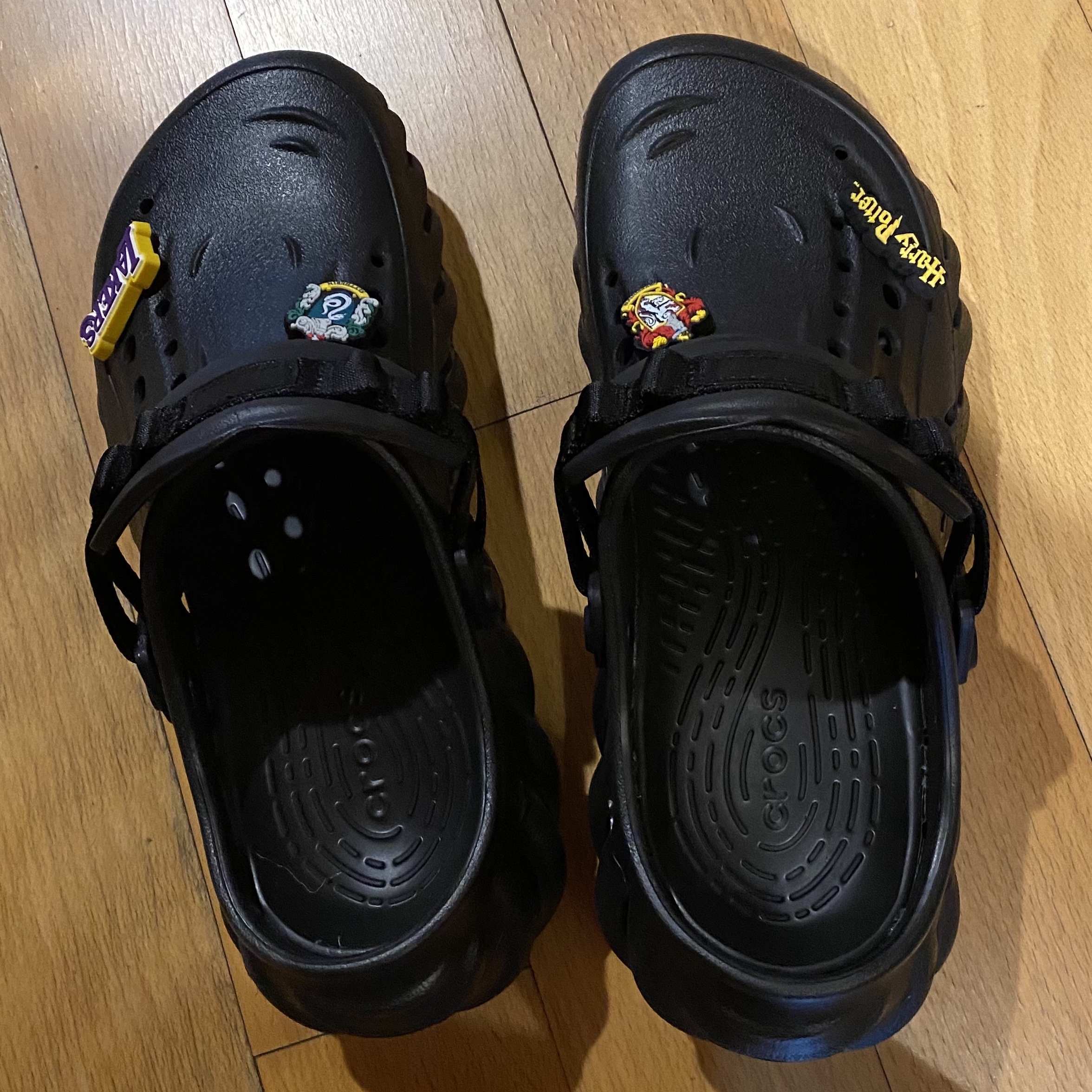 Crocs Echo Clog Black 착용 스타일 - 5