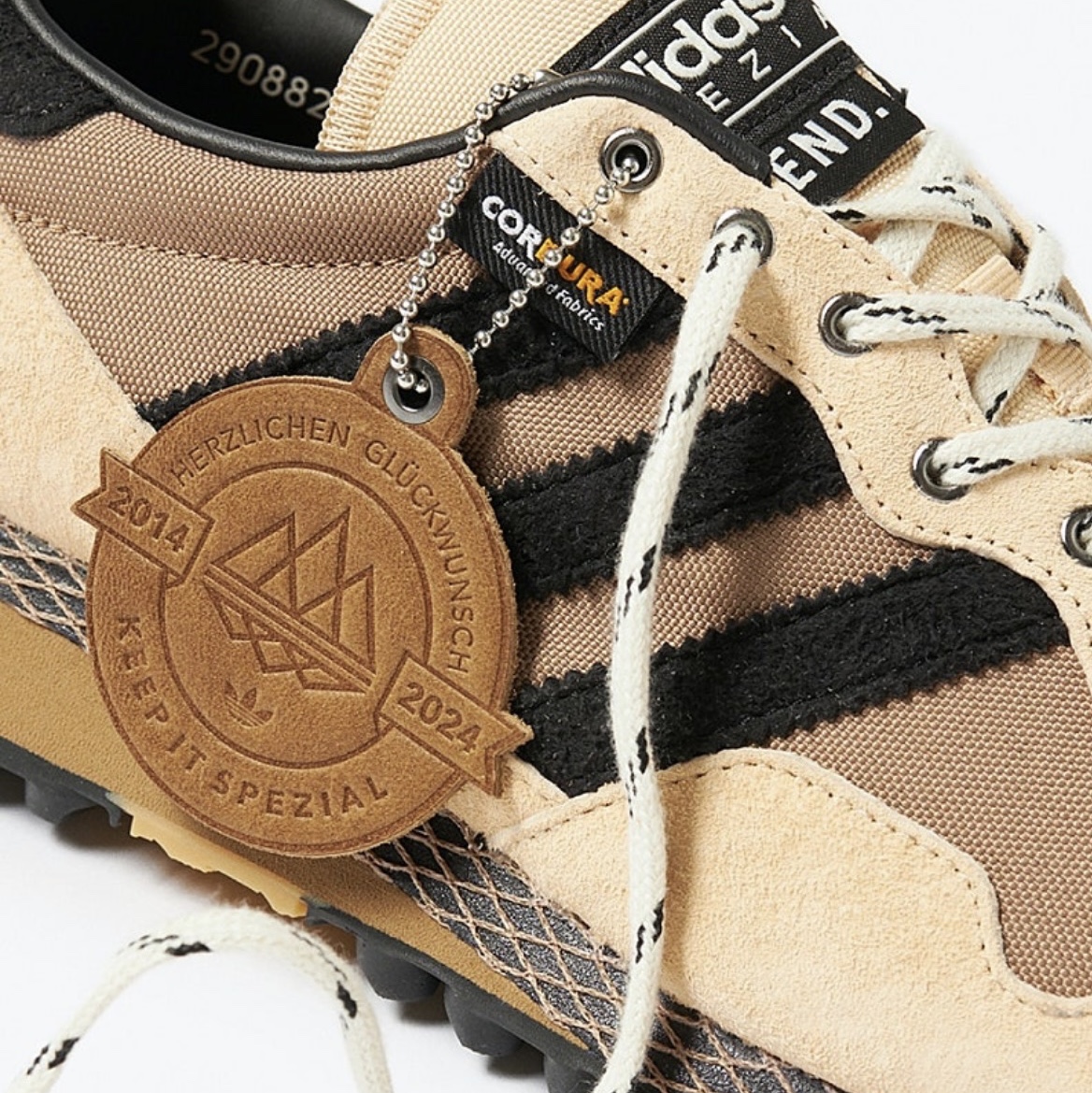 Adidas x END. Originals Spezial Moscrop Black Cardboard 착용 스타일 - 2