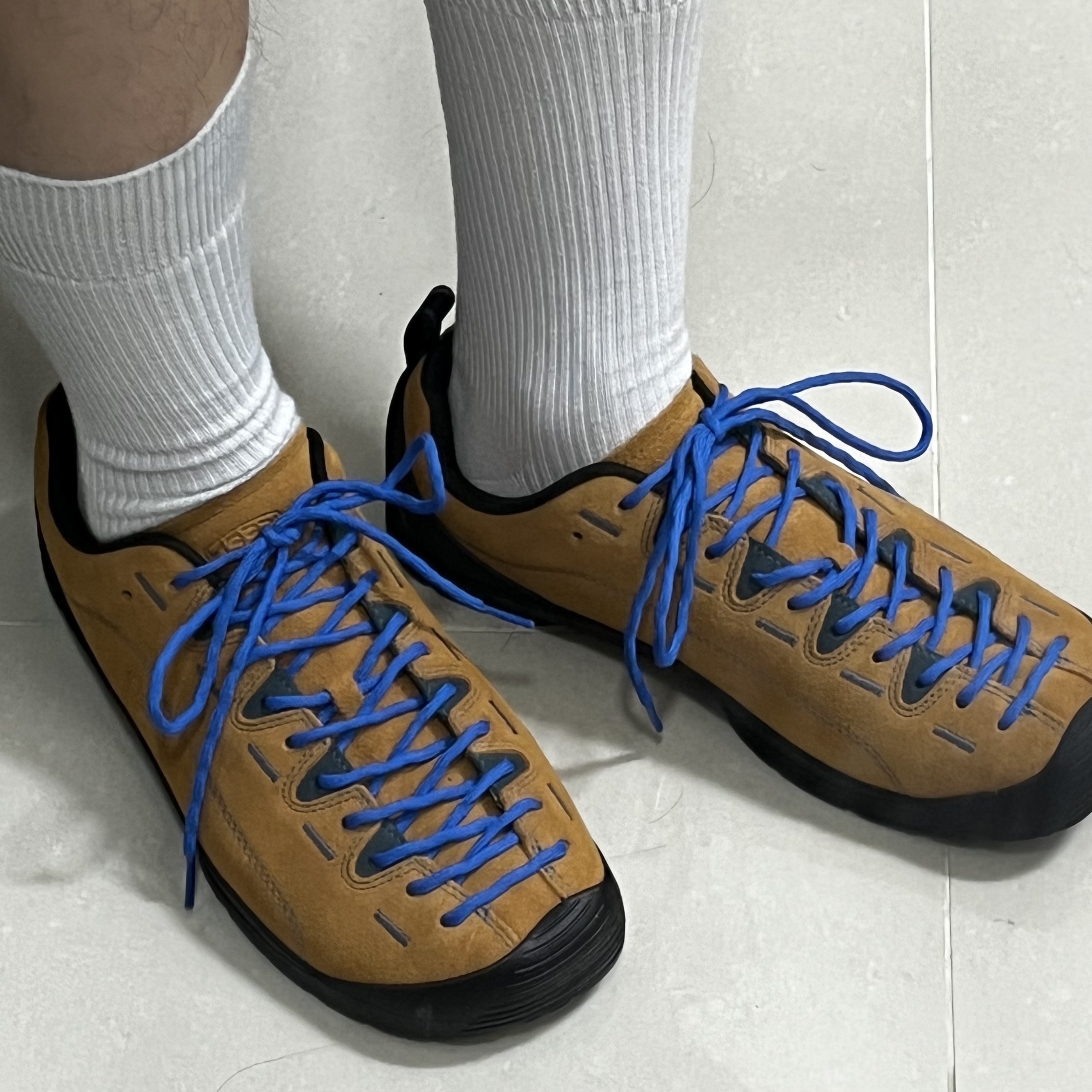 KEEN Men Jasper Cathay Spice/Orion Blue 착용 스타일 - 3