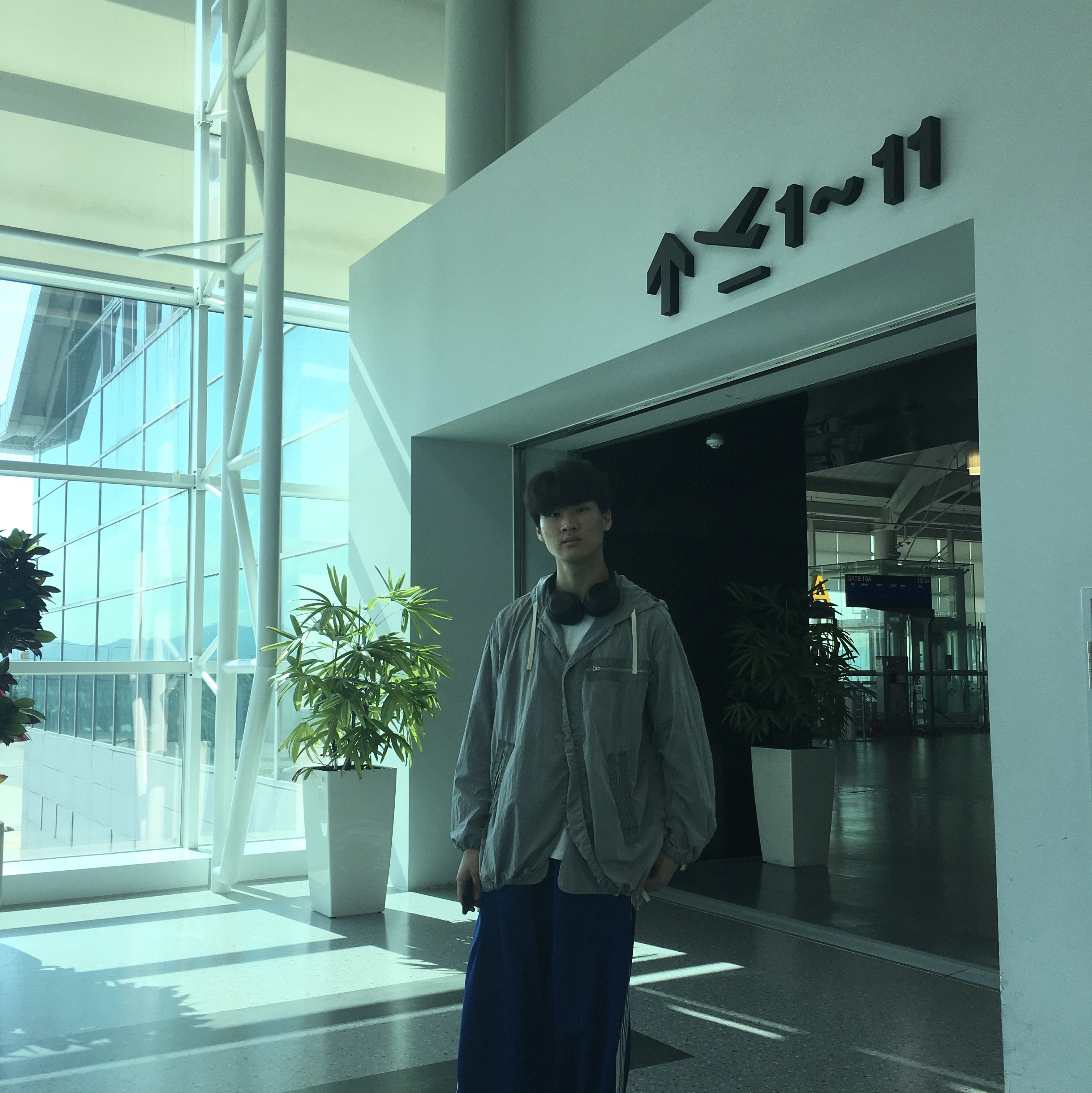 Needles H.D. Track Pants Poly Smooth Royal 착용 스타일 - 1