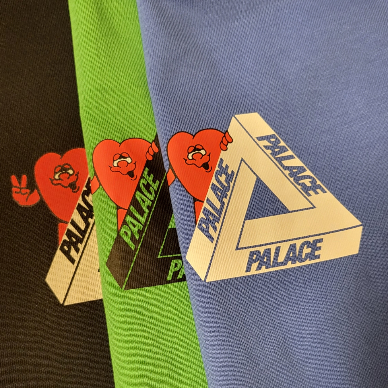 Palace Tri-Hearts T-Shirt Palatial Blue - 24SS, Palace Tri-Hearts T-Shirt Sweet Pea Green - 24SS 착용 스타일 - 5