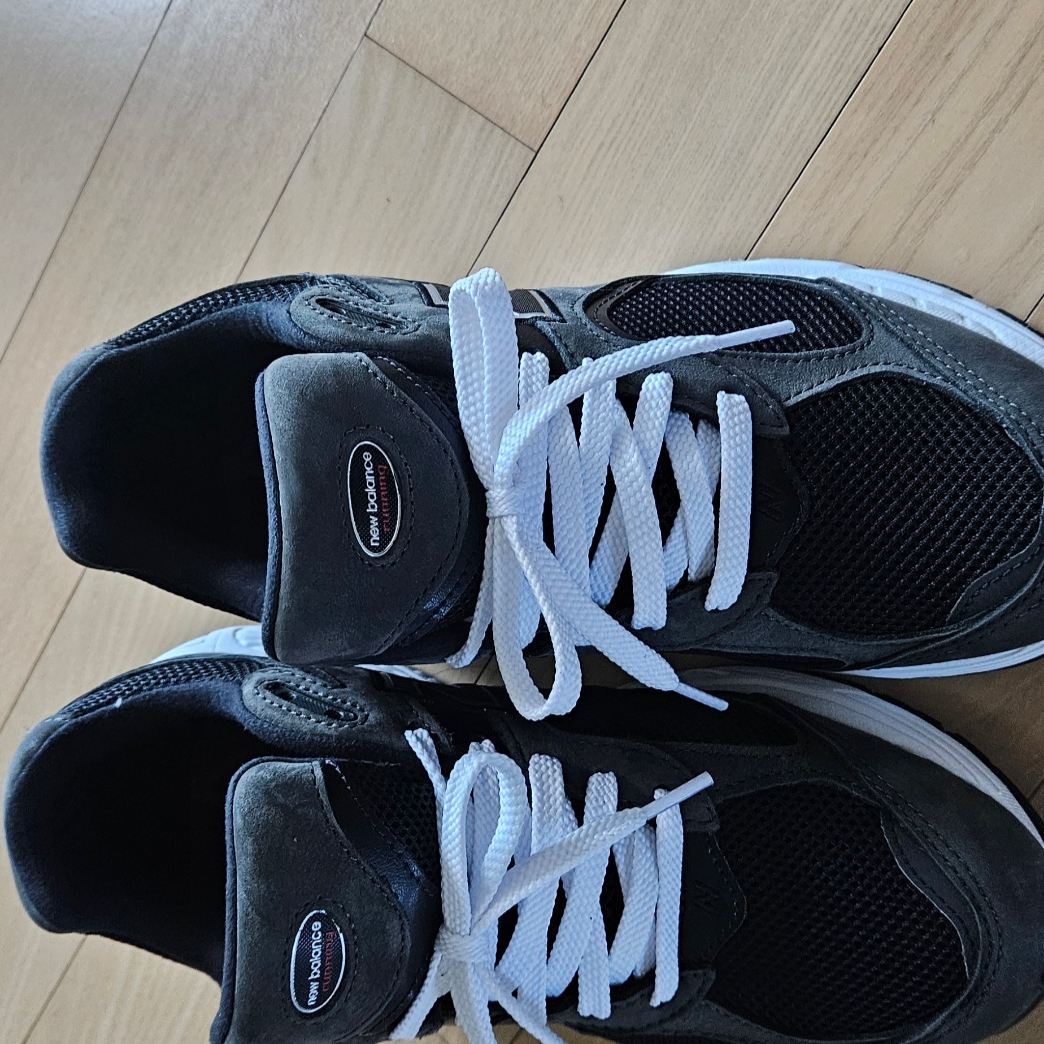 New Balance 2002R Black 착용 스타일 - 3
