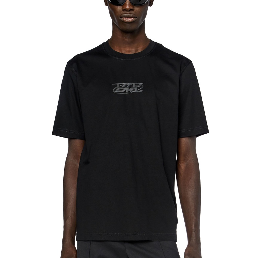 Diesel T-Must-Slits-N T-shirt Black 착용 스타일