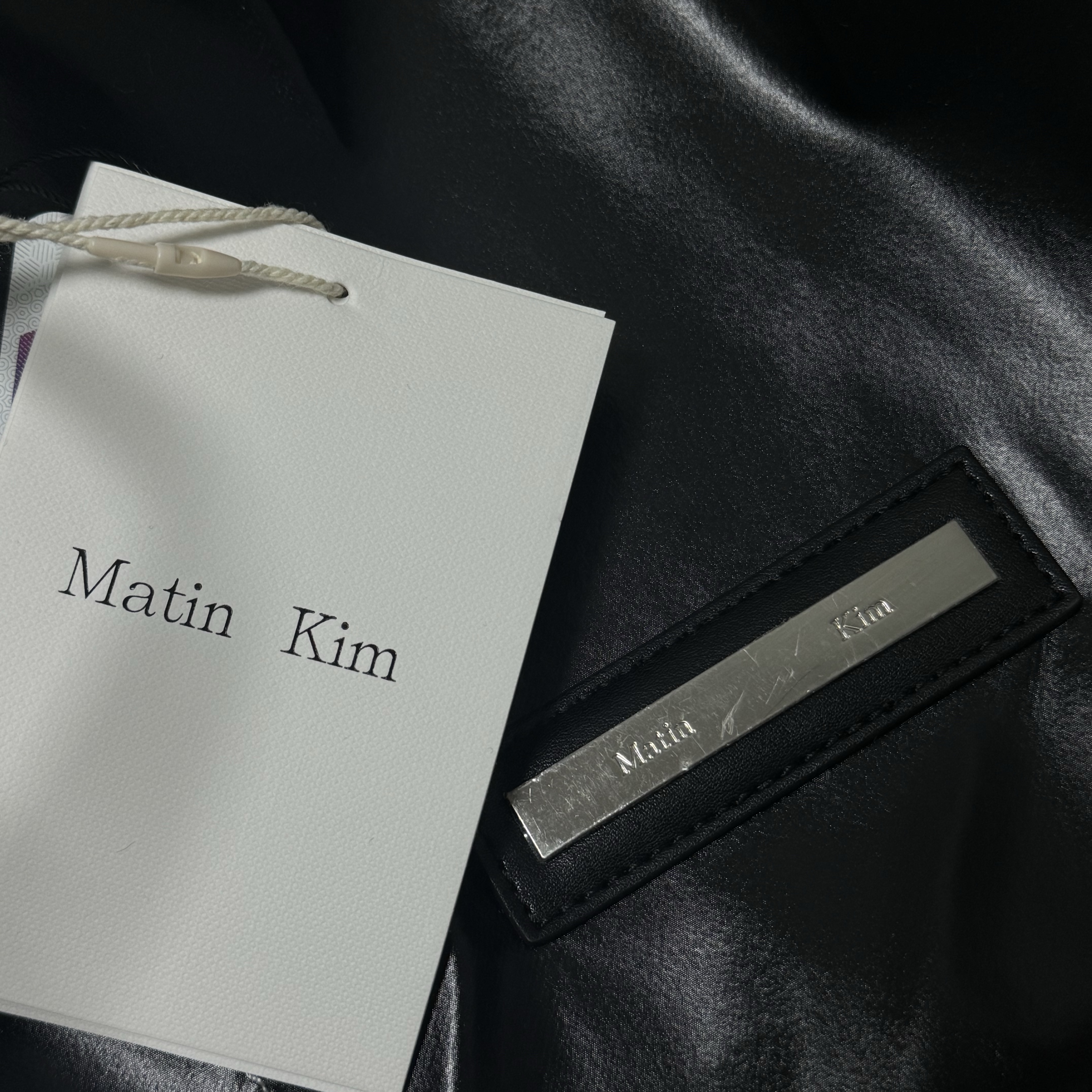 Matin Kim String Coating Backpack Black 착용 스타일 - 1