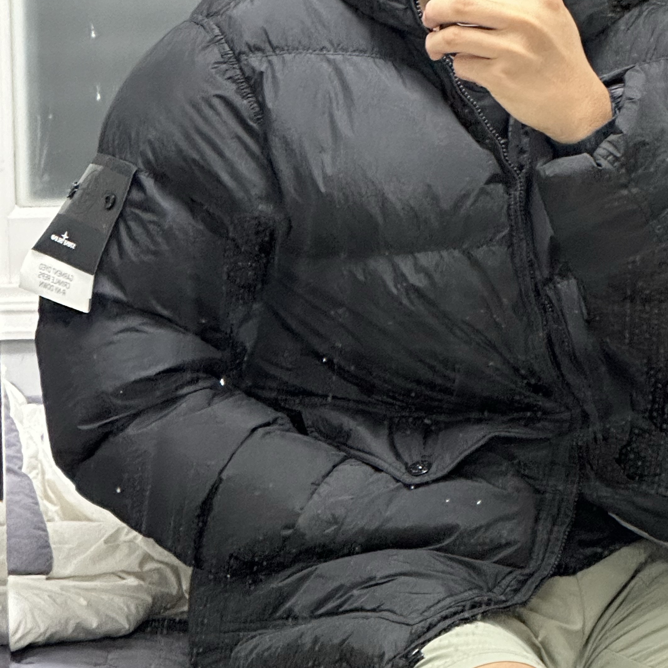 Stone Island 40723 Crinkle Reps Hooded Down Jacket Black - 24FW 착용 스타일 - 3