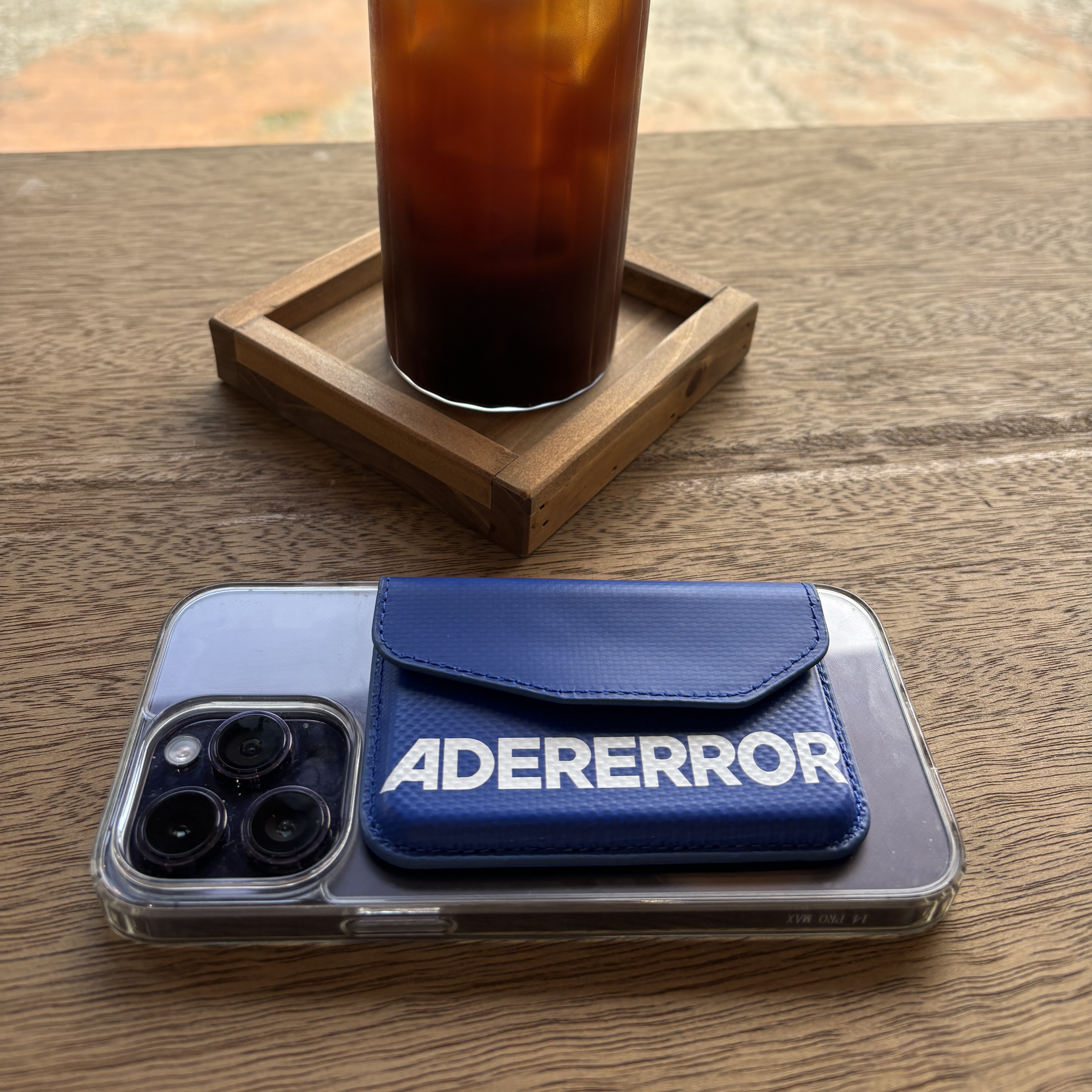 Ader Error Standic Magsafe Wallet Z-Blue, Ader Error Sig; TRS Tag Cap 01 Charcoal 착용 스타일 - 2