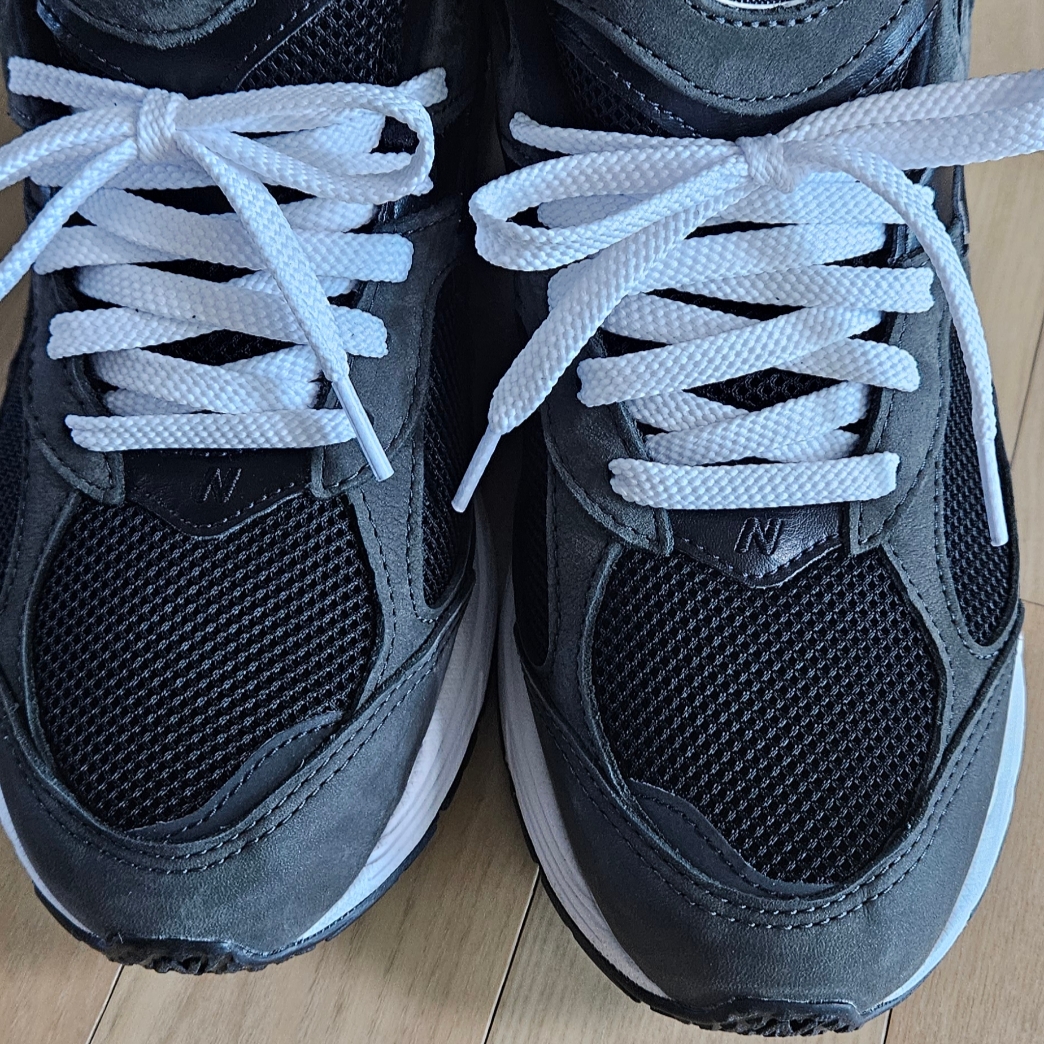 New Balance 2002R Black 착용 스타일 - 1