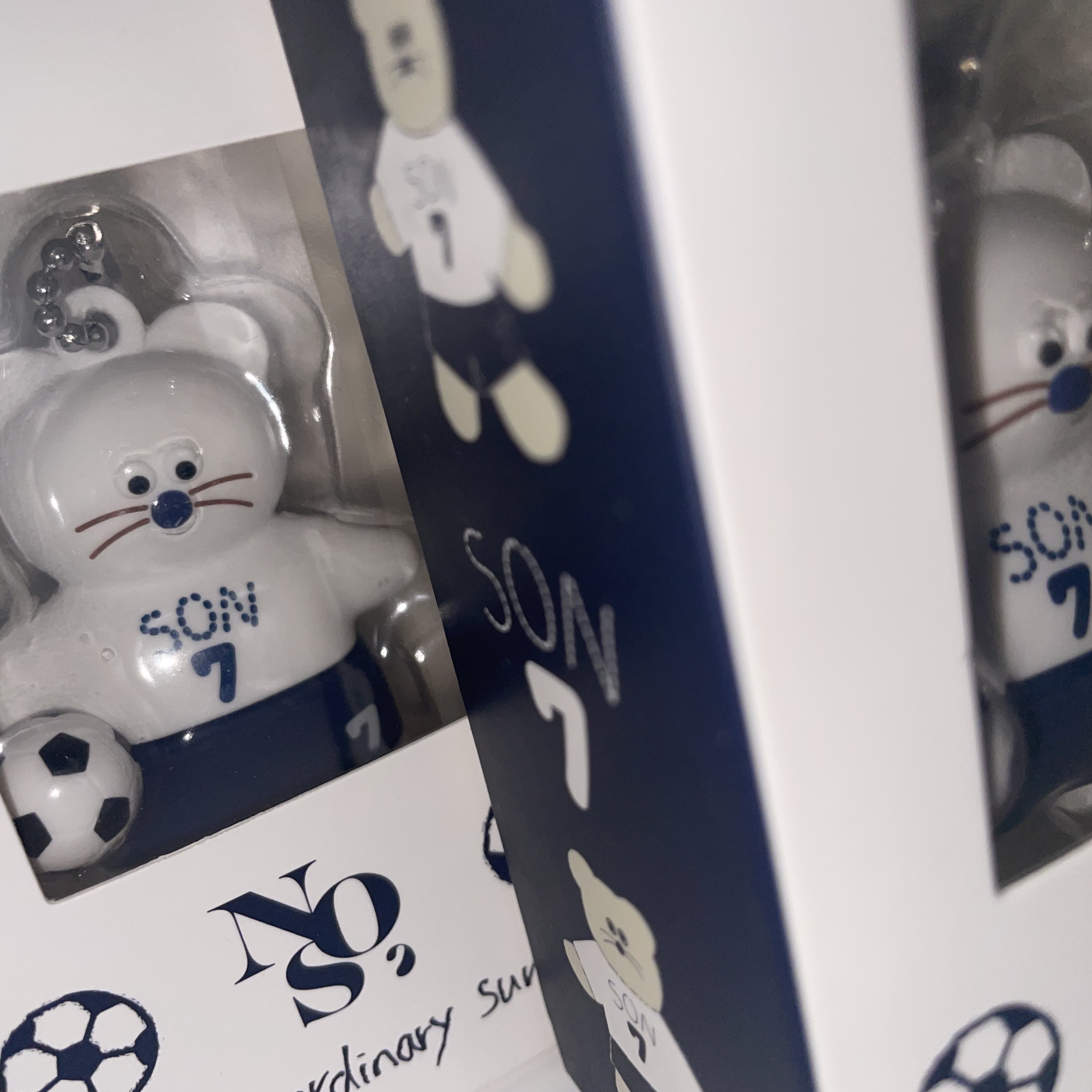 Monamhee x NOS7 SON.hee Figure Keyring Cream 착용 스타일