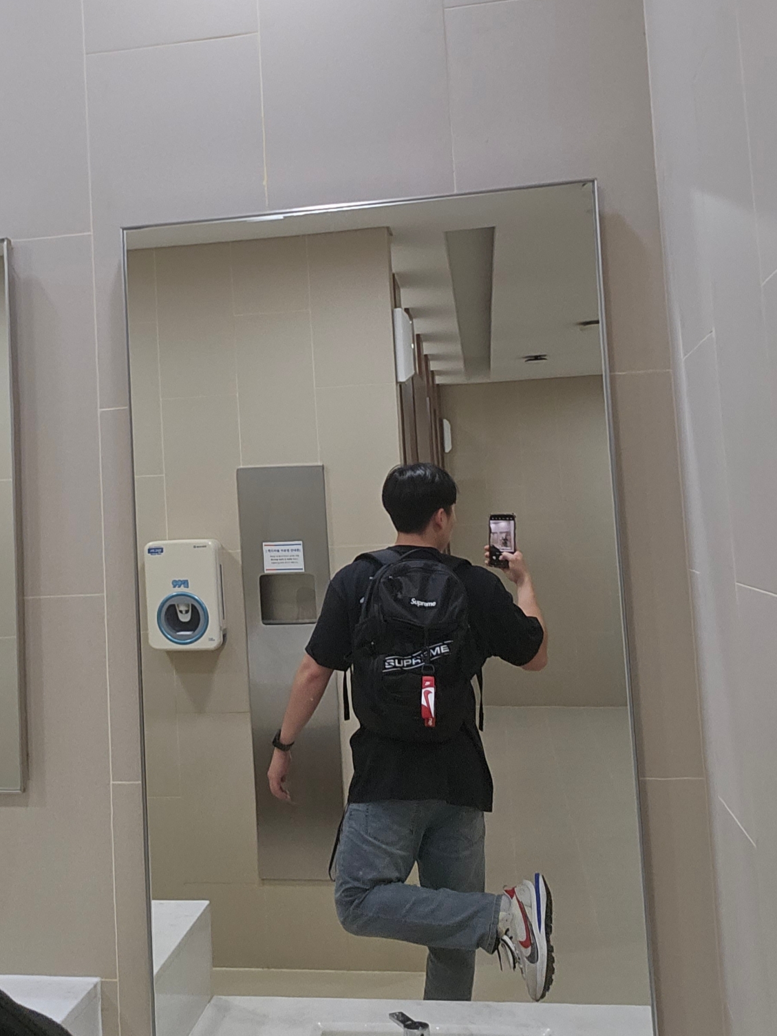 Nike x Sacai VaporWaffle Royal Fuchsia, Palace Heat Sensi T-Shirt Black - 24SS 착용 스타일