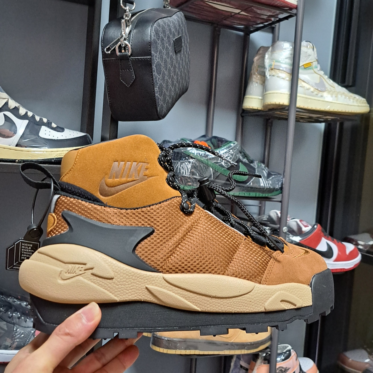 Nike x Sacai Magmascape SP Pecan 착용 스타일 - 1