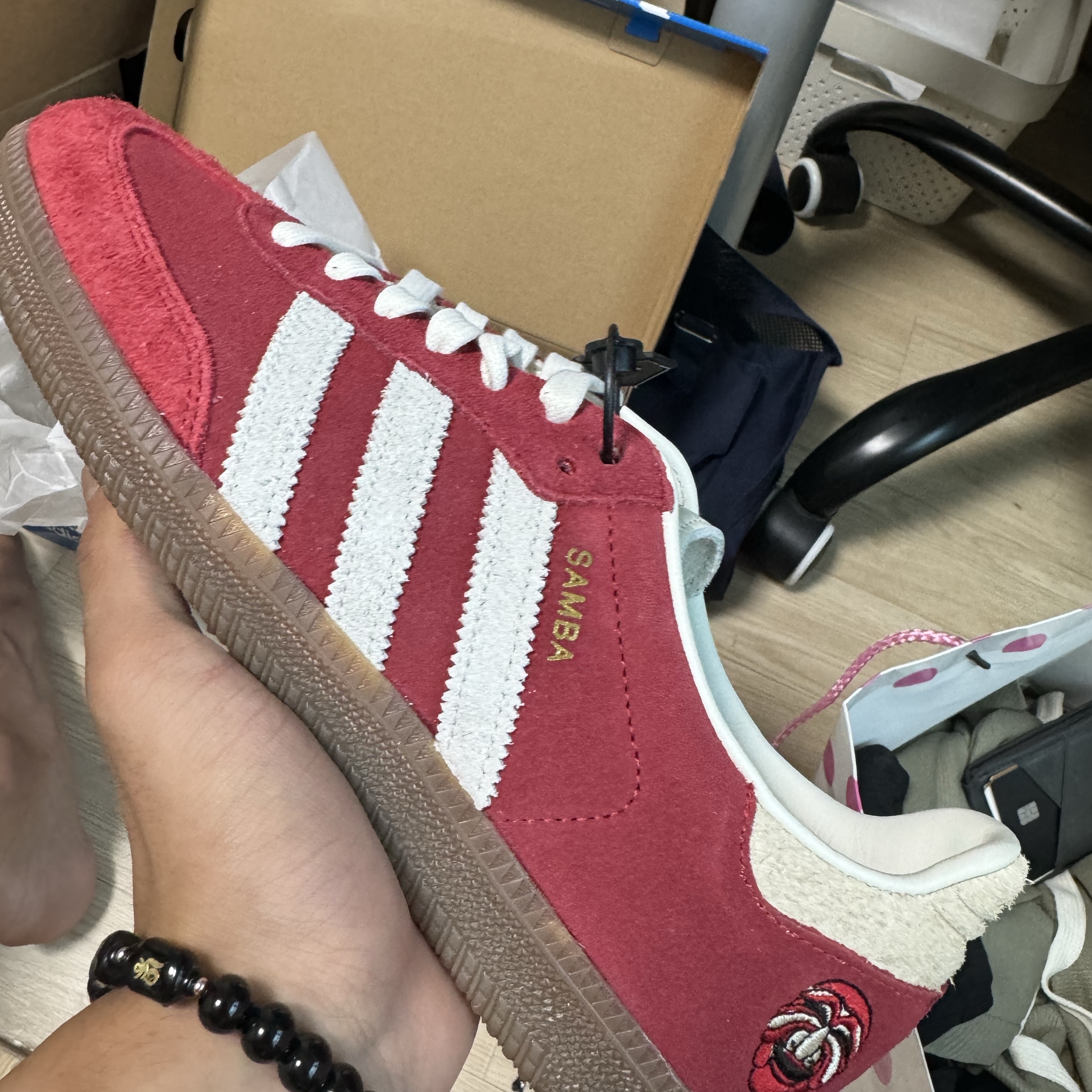 Adidas Samba OG Tal Better Scarlet Off White 착용 스타일 - 1