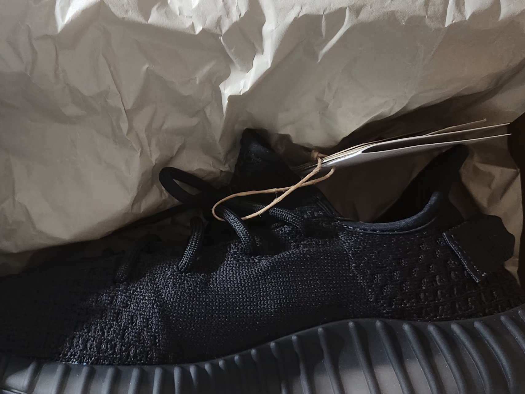 Adidas Yeezy Boost 350 V2 Onyx 착용 스타일