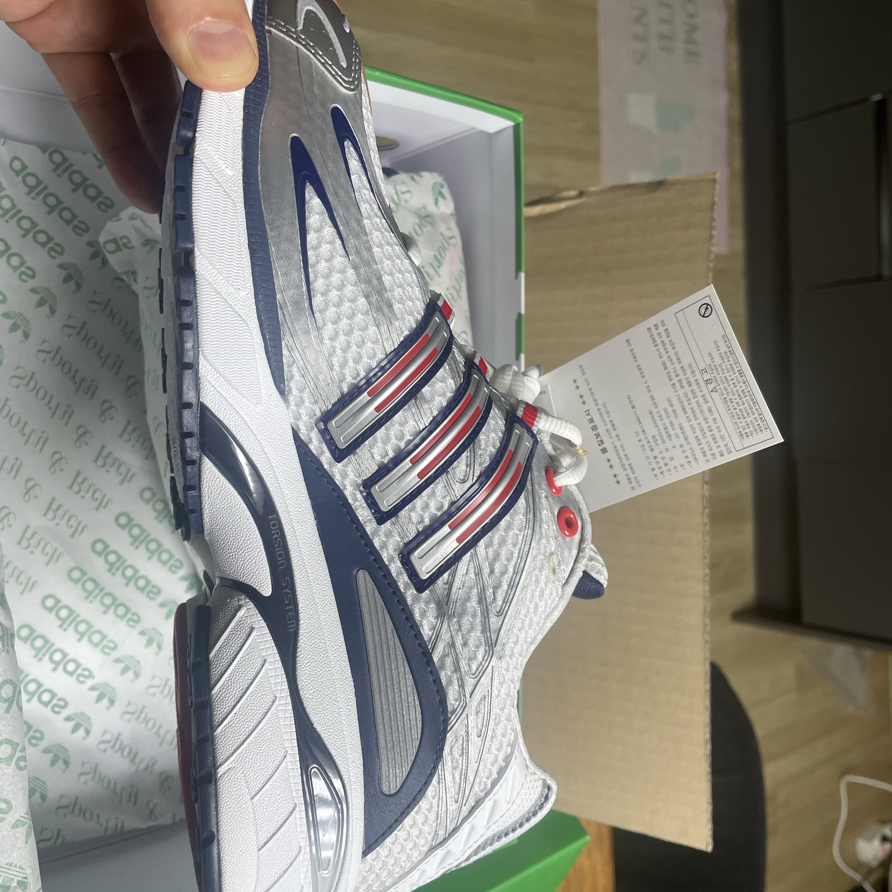 Adidas x Sporty & Rich Adistar Cushion Cloud White Night Indigo 착용 스타일 - 2