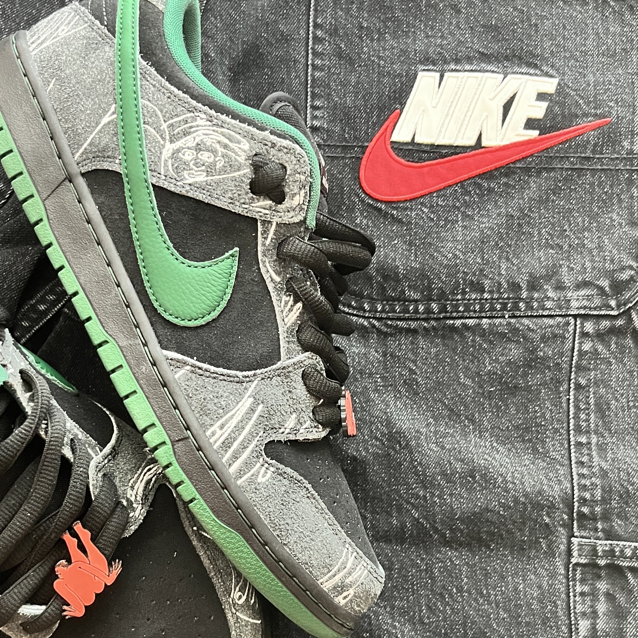 Nike x There SB Dunk Low Pro Anthracite and Gorge Green, Supreme x Nike Denim Short Black - 24SS 착용 스타일 - 1