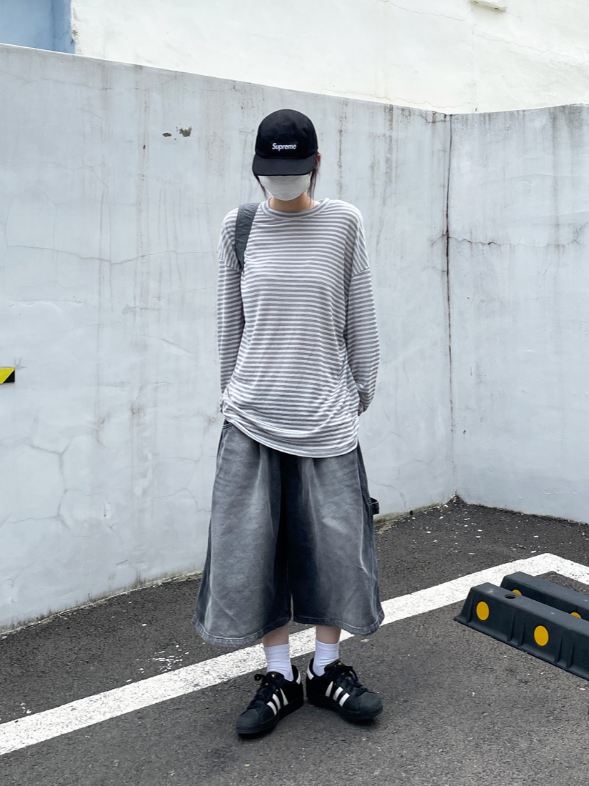 (J) Adidas Superstar Black White, Supreme Washed Chino Twill Camp Cap Black 착용 스타일 - 1