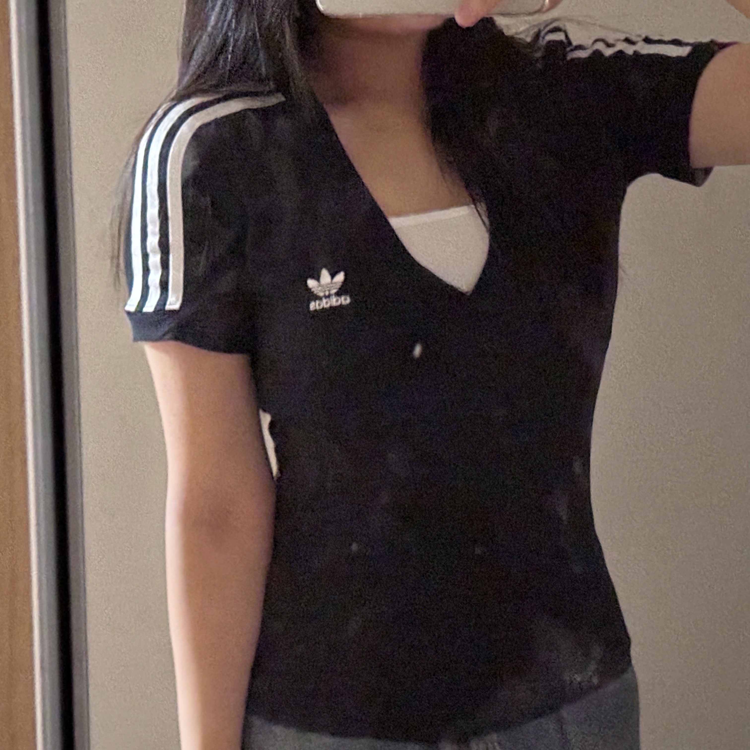 (W) Adidas 3-Stripes V-Neck Slim T-Shirt Black - KR Sizing 착용 스타일 - 1