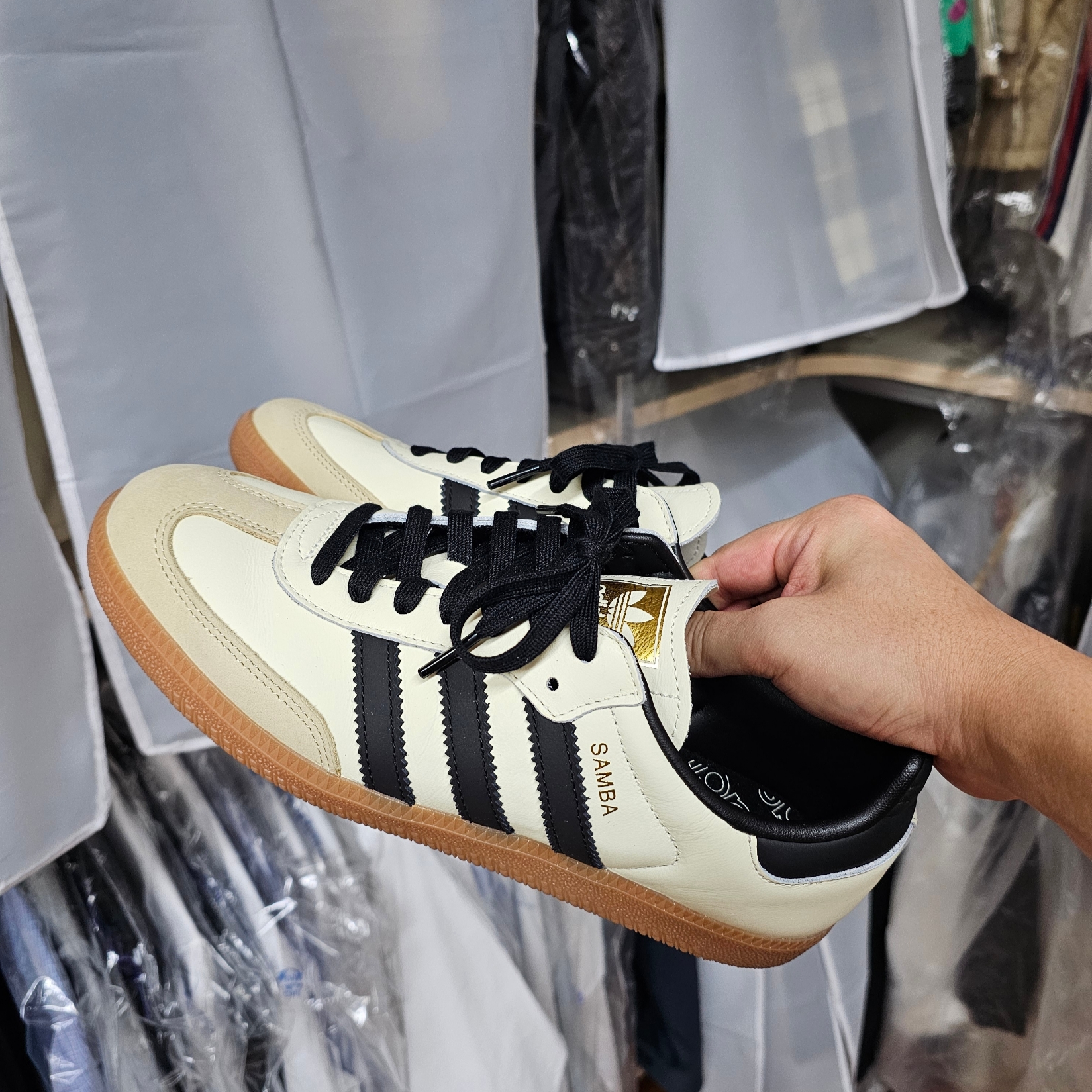 (W) Adidas Samba OG Cream White Core Black 착용 스타일