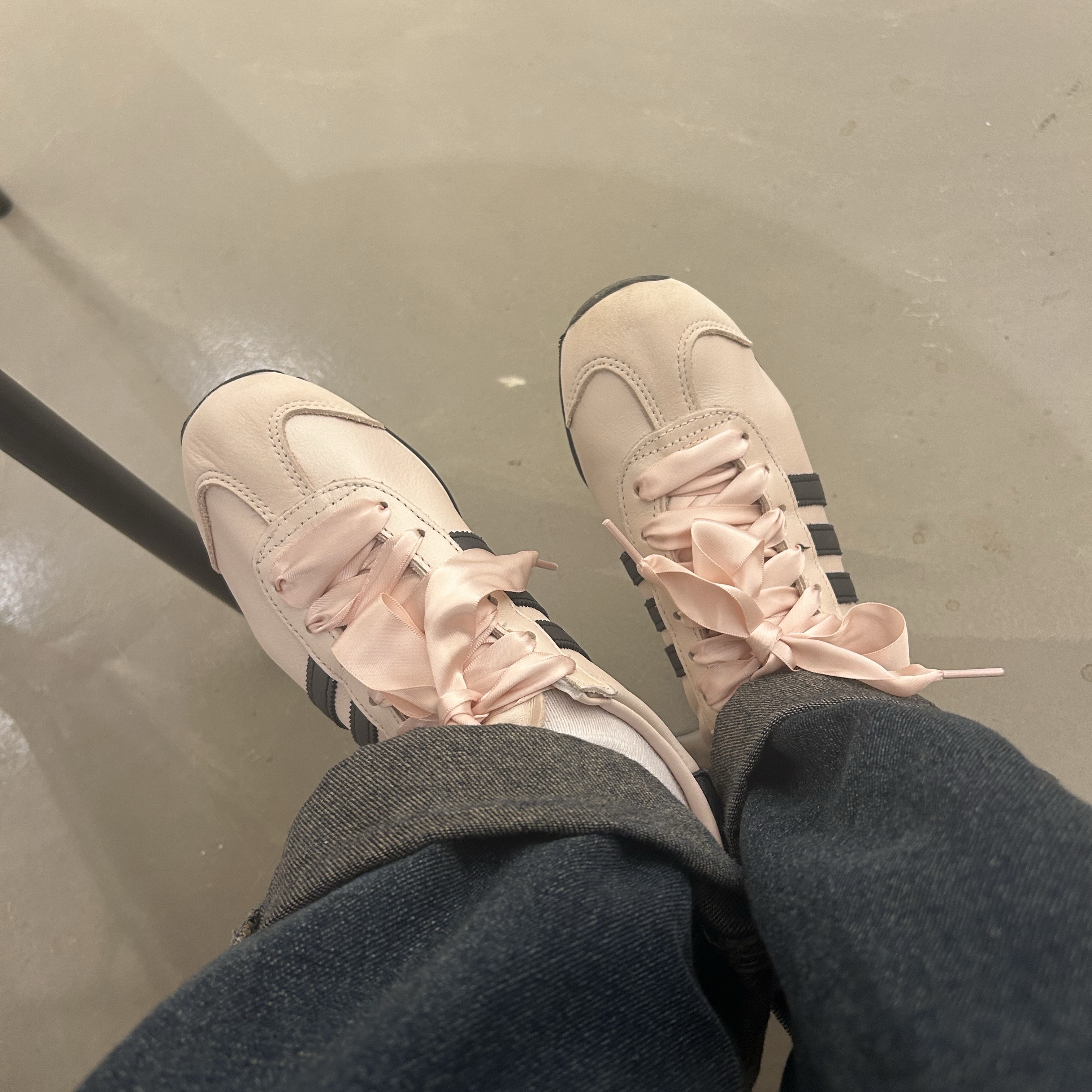 (W) Adidas Country OG Wonder Quartz Core Black 착용 스타일