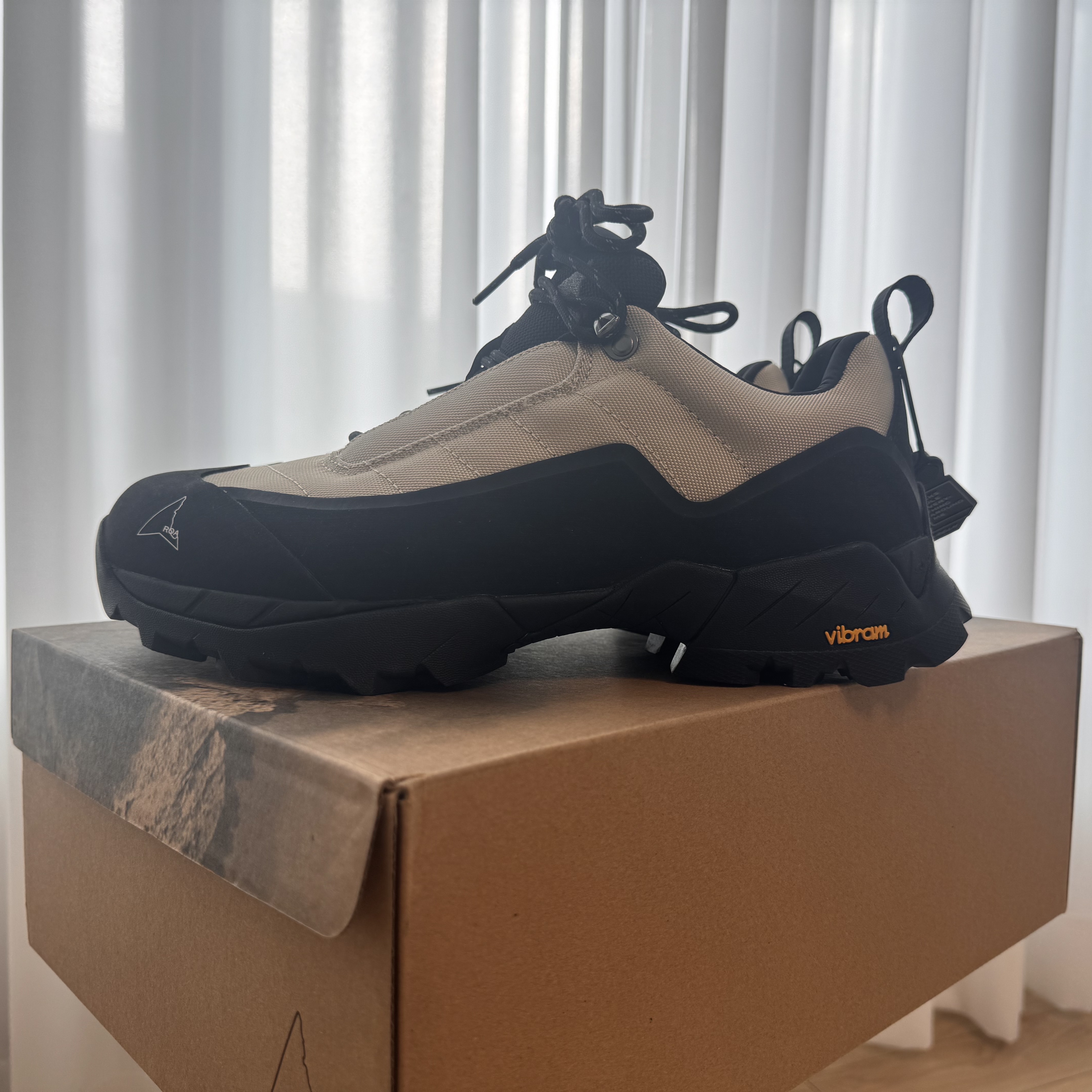 Roa Hiking Katharina Ecostep Vibram Sole Sand 착용 스타일 - 3