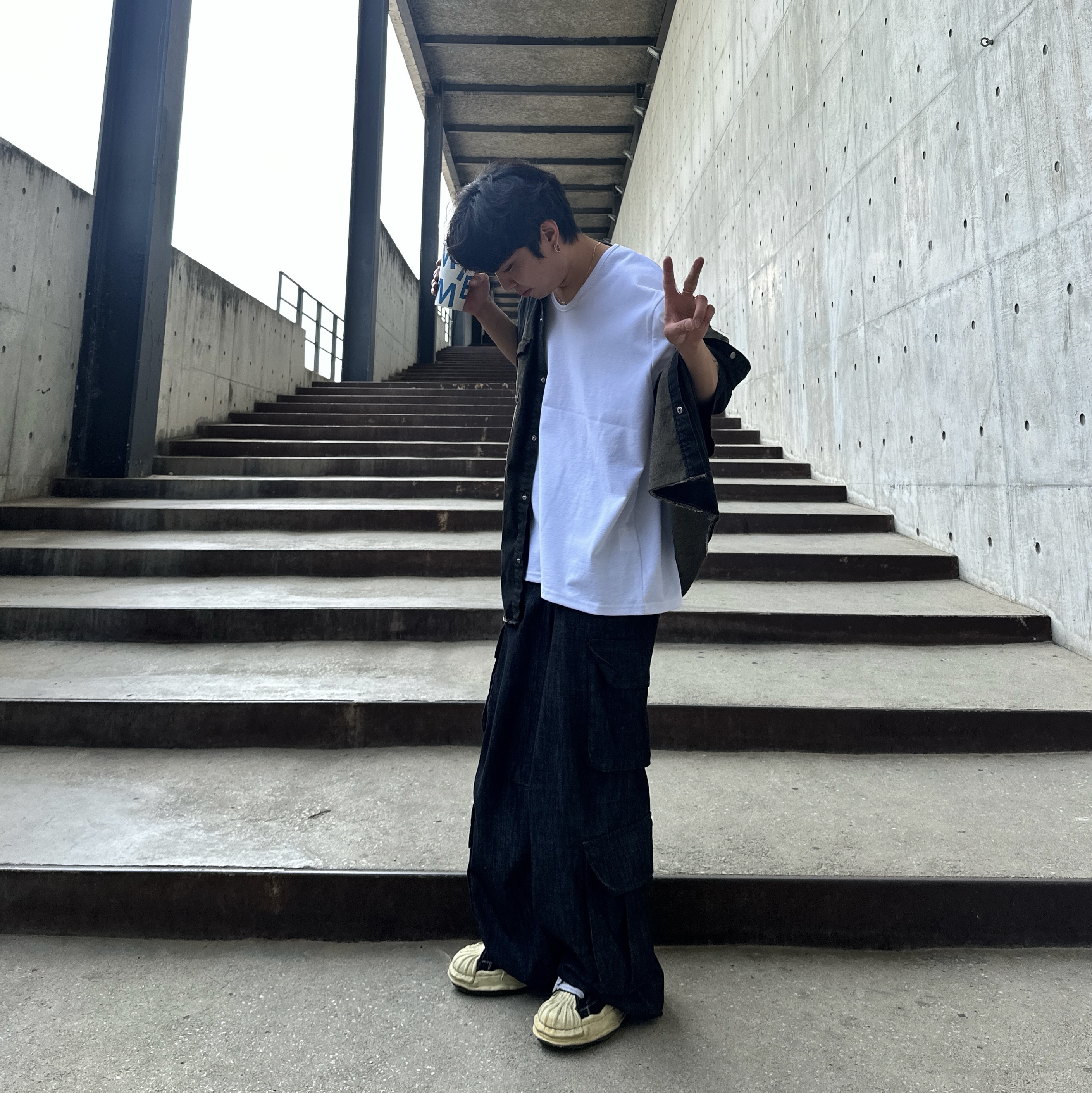 Maison Mihara Yasuhiro Blakey VL OG Sole Canvas Low-top Sneakers Black 착용 스타일 - 3