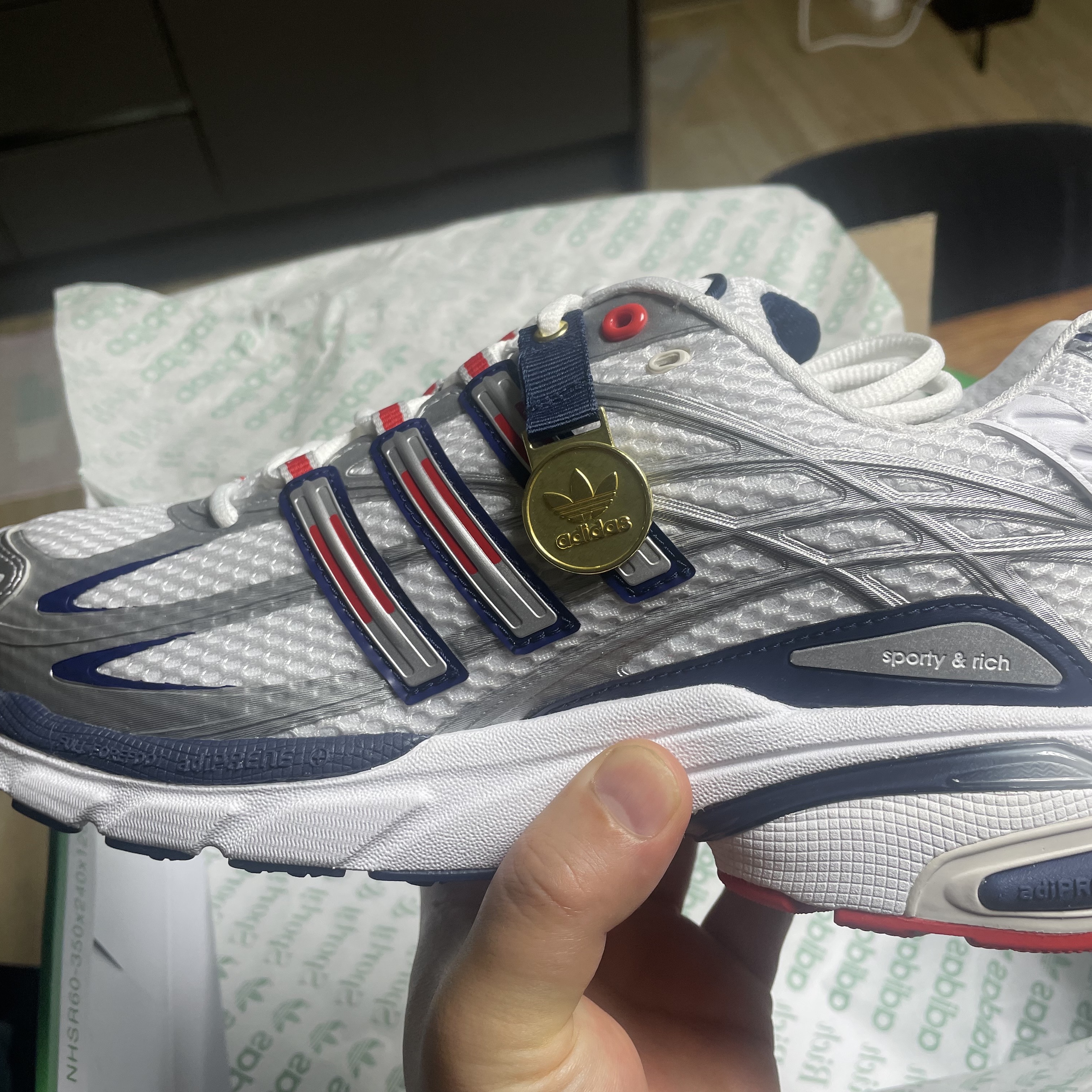 Adidas x Sporty & Rich Adistar Cushion Cloud White Night Indigo 착용 스타일 - 5
