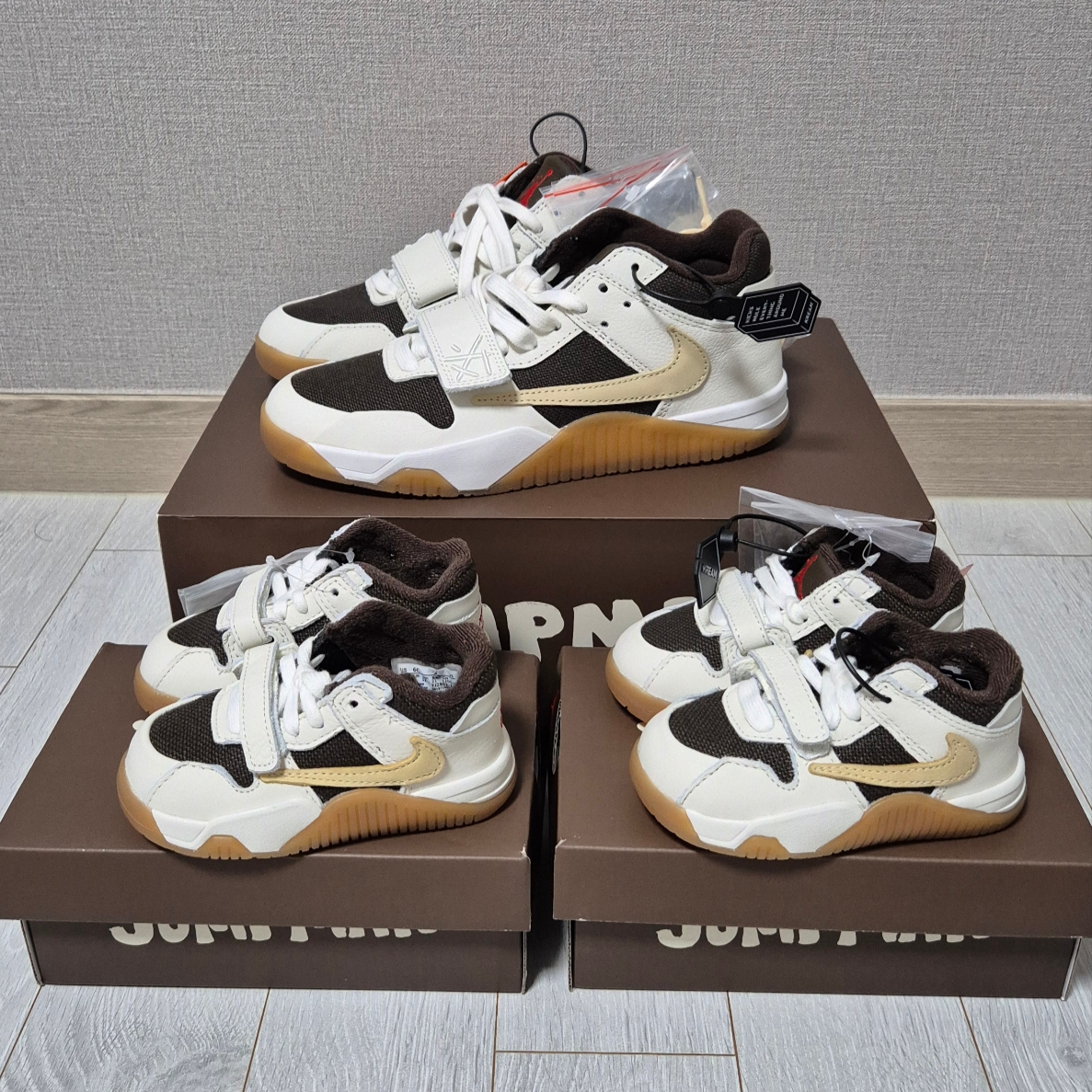 Jordan x Travis Scott Jumpman Jack TR Sail and Dark Mocha, (TD) Jordan x Travis Scott Jumpman Jack TR Sail and Dark Mocha 착용 스타일