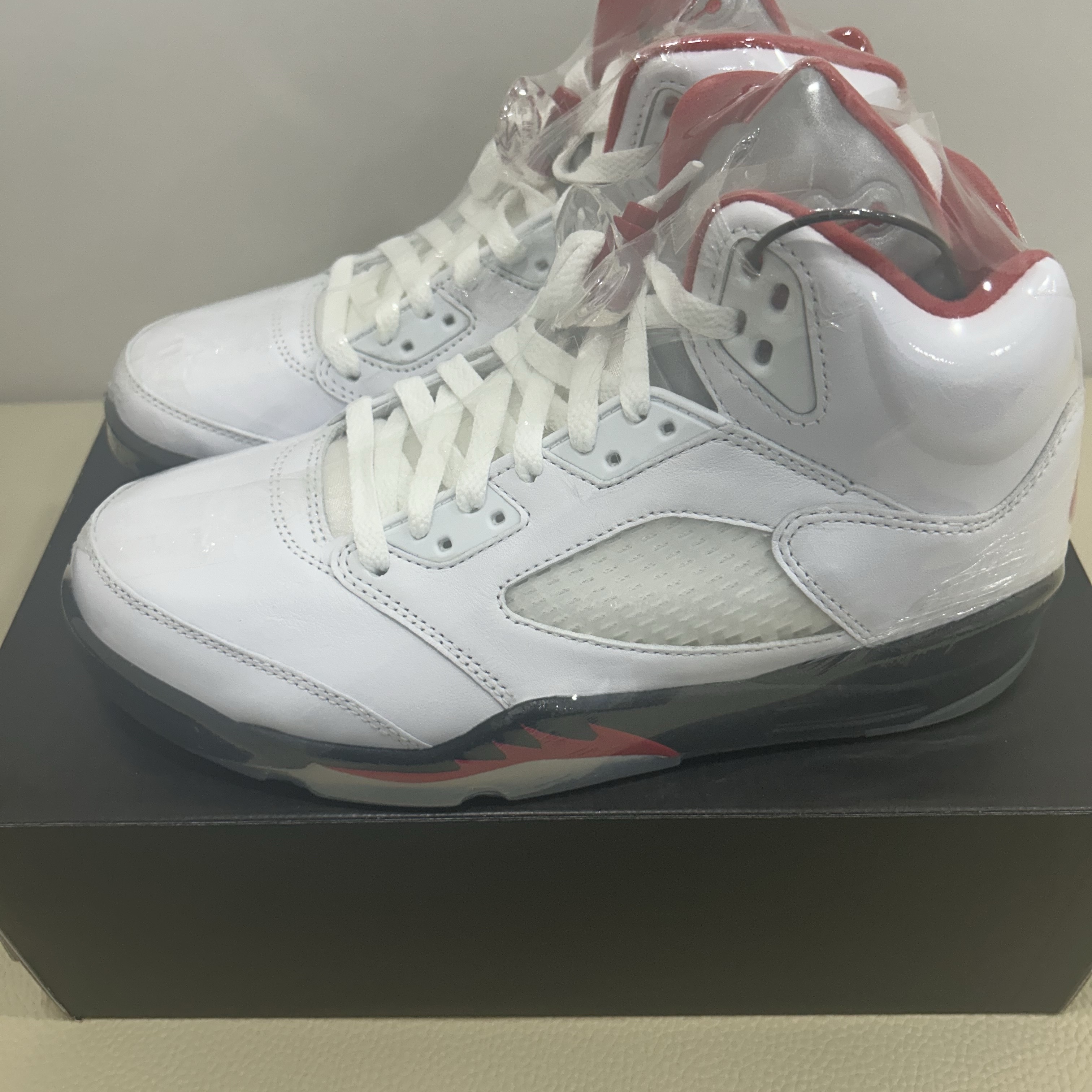 Jordan 5 Retro Fire Red Silver Tongue 2020 착용 스타일
