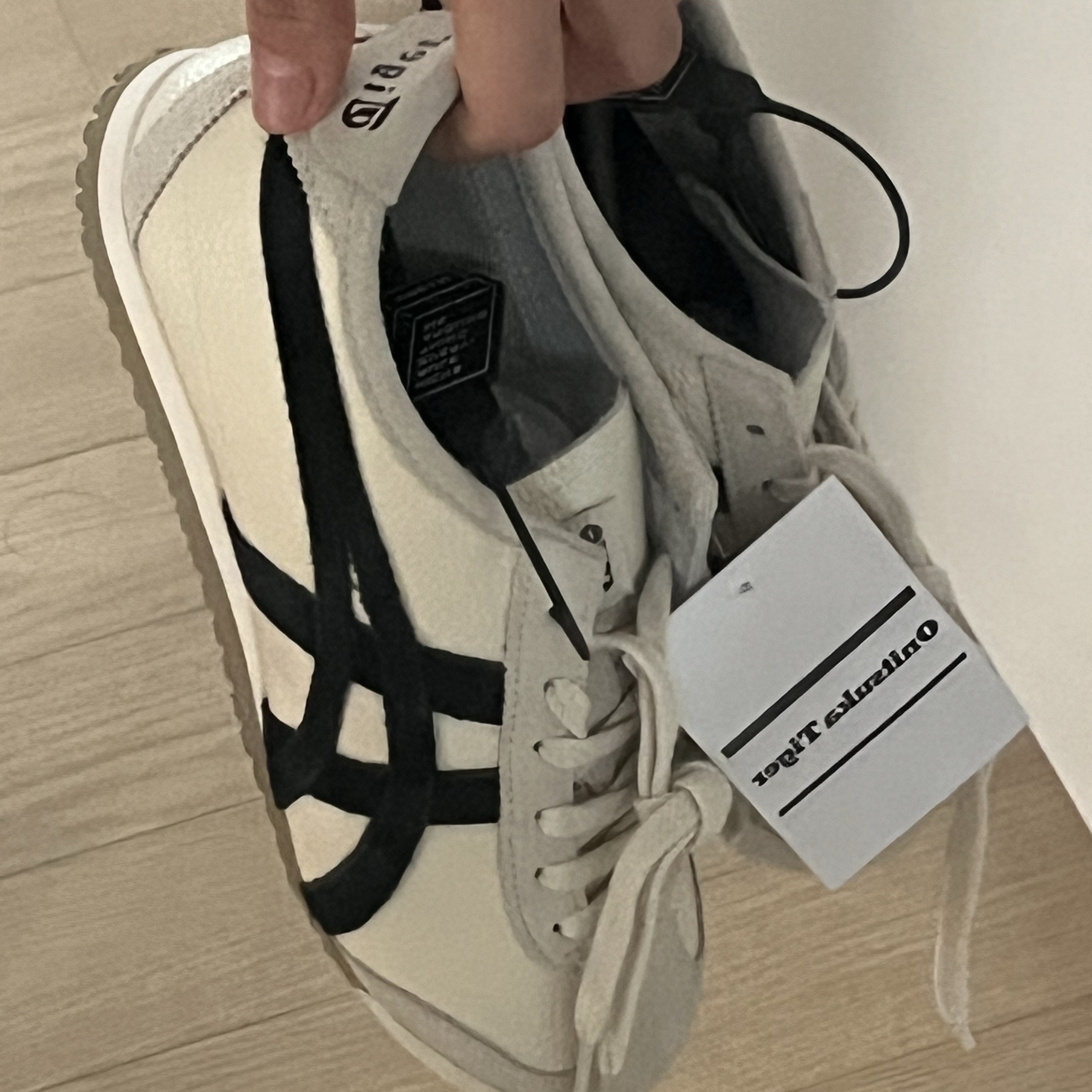 Onitsuka Tiger Mexico 66 Vintage White Black 착용 스타일 - 2