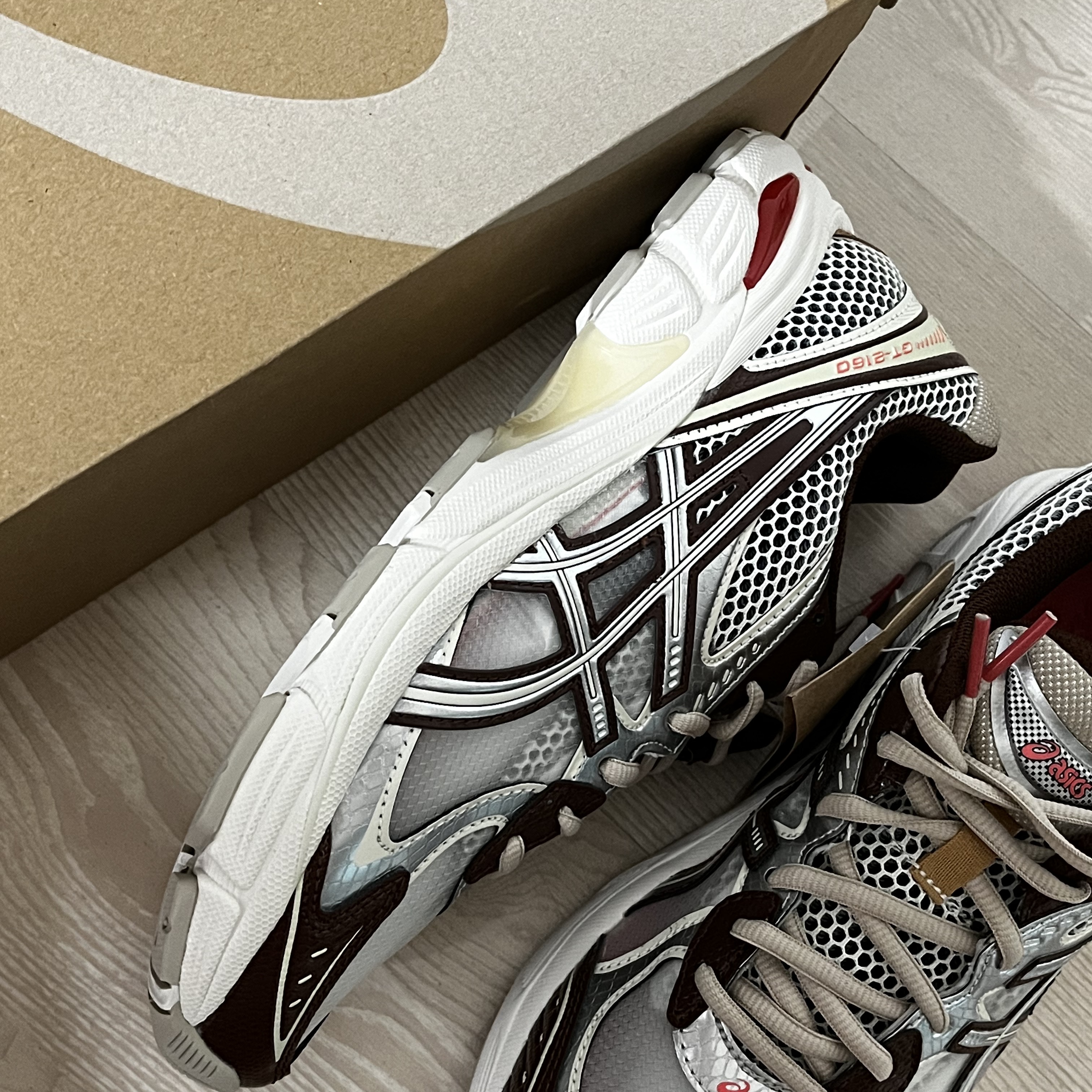 Asics x Above The Clouds GT-2160 Cream Chocolate Brown 착용 스타일 - 1